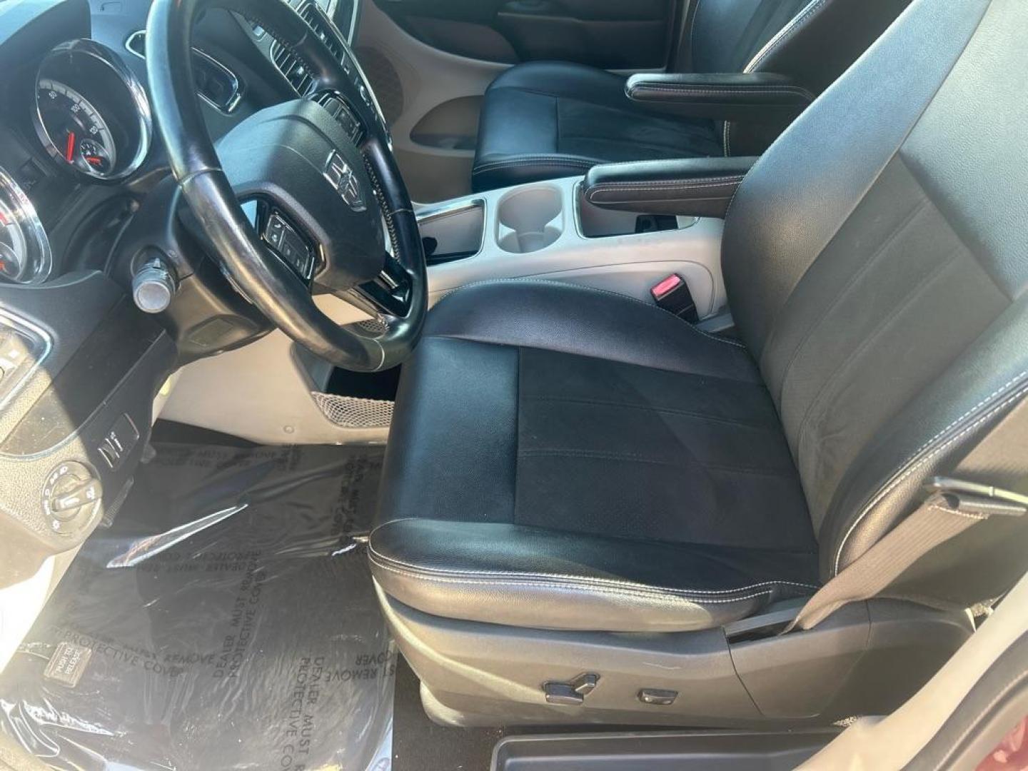 2019 RED DODGE GRAND CARAVAN SXT (2C4RDGCG8KR) with an 3.6L engine, Automatic transmission, located at 2514 Williamson Rd NE, Roanoke, VA, 24012, (540) 265-7770, 37.294636, -79.936249 - NO CREDIT CHECK FINANCING WITH ONLY $3200 DOWN PAYMENT!!!! Check out our website www.needausedvehicle.com for our No Credit Check/ In House Financing options!! No Credit Check Available!!! In House Financing Available!!! All Clean Title Vehicles (no Salvaged or flooded vehicles ever on our lot)! - Photo#6