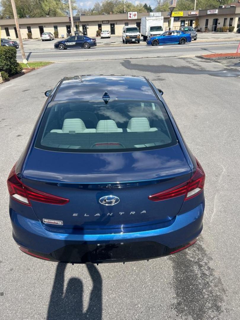 2020 BLUE HYUNDAI ELANTRA SEL (5NPD84LF8LH) with an 2.0L engine, Continuously Variable transmission, located at 2514 Williamson Rd NE, Roanoke, VA, 24012, (540) 265-7770, 37.294636, -79.936249 - Photo#3