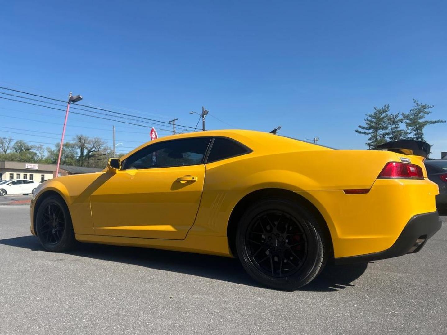 2014 YELLOW CHEVROLET CAMARO LS (2G1FA1E36E9) with an 3.6L engine, Automatic transmission, located at 2514 Williamson Rd NE, Roanoke, VA, 24012, (540) 265-7770, 37.294636, -79.936249 - NO CREDIT CHECK FINANCING WITH ONLY $3800 DOWN PAYMENT!!!! Check out our website www.needausedvehicle.com for our No Credit Check/ In House Financing options!! No Credit Check Available!!! In House Financing Available!!! All Clean Title Vehicles (no Salvaged or flooded vehicles ever on our lot)!- Photo#5