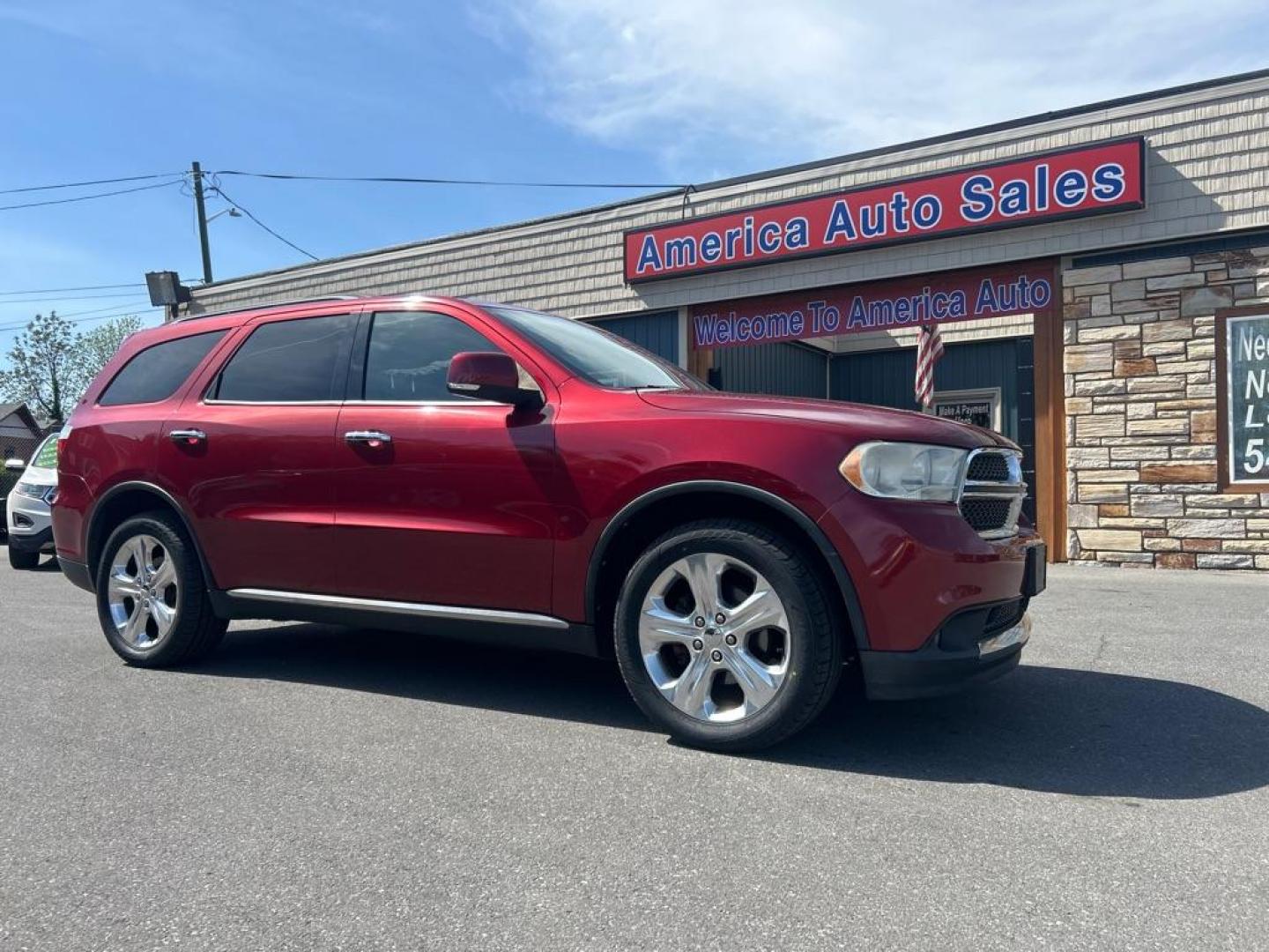 2013 BURGUN DODGE DURANGO CREW (1C4RDJDG4DC) with an 3.6L engine, Automatic transmission, located at 2514 Williamson Rd NE, Roanoke, VA, 24012, (540) 265-7770, 37.294636, -79.936249 - NO CREDIT CHECK FINANCING WITH ONLY $2800 DOWN PAYMENT!!!! Check out our website www.needausedvehicle.com for our No Credit Check/ In House Financing options!! No Credit Check Available!!! In House Financing Available!!! All Clean Title Vehicles (no Salvaged or flooded vehicles ever on our lot)! - Photo#0