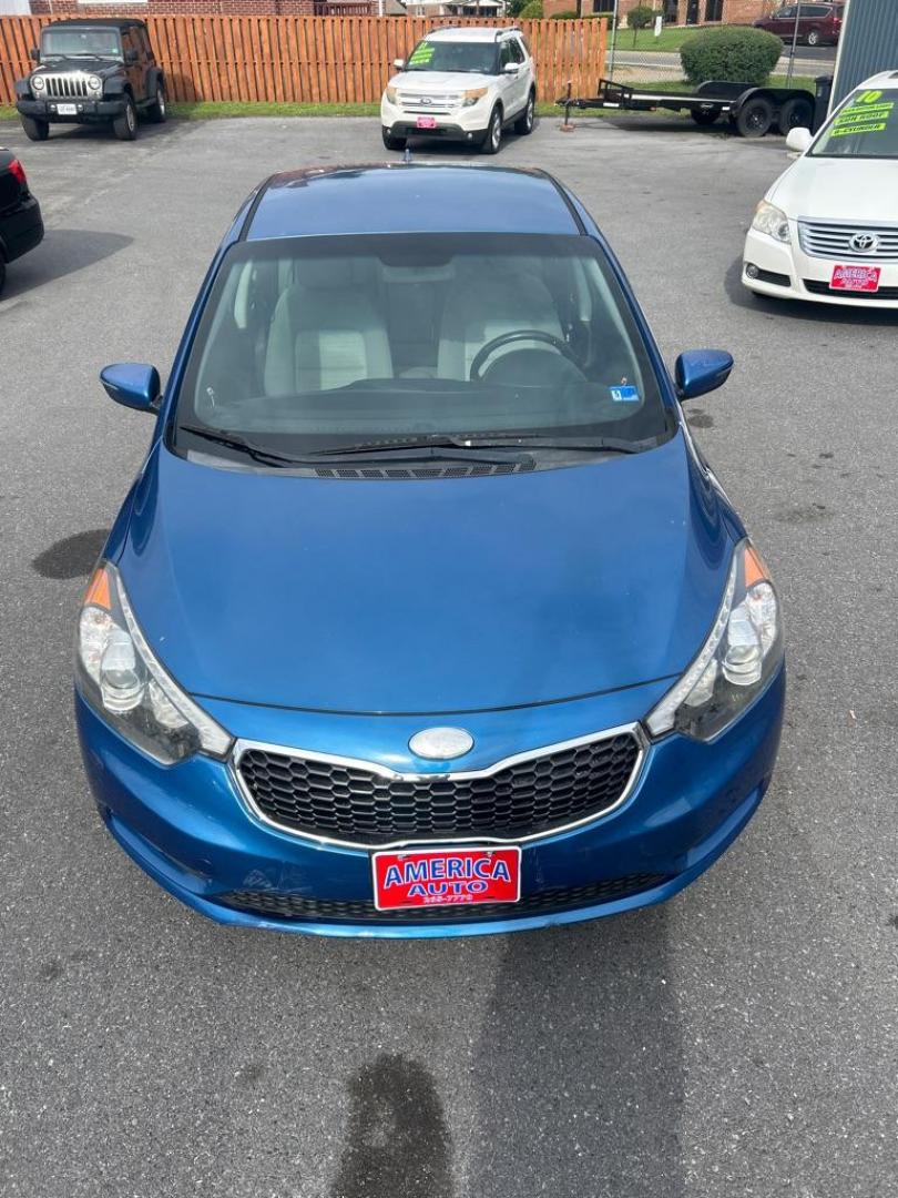 2014 BLUE KIA FORTE EX (KNAFX4A89E5) with an 2.0L engine, Automatic transmission, located at 2514 Williamson Rd NE, Roanoke, VA, 24012, (540) 265-7770, 37.294636, -79.936249 - NO CREDIT CHECK FINANCING WITH ONLY $1900 DOWN PAYMENT!!!! Check out our website www.needausedvehicle.com for our No Credit Check/ In House Financing options!! No Credit Check Available!!! In House Financing Available!!! All Clean Title Vehicles (no Salvaged or flooded vehicles ever on our lot)!- Photo#10