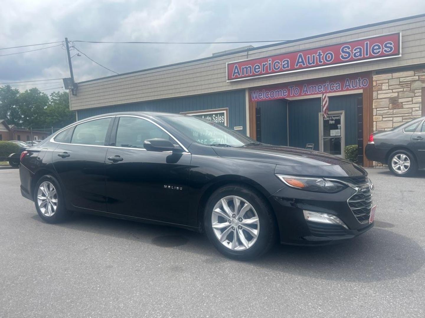 2019 BLACK CHEVROLET MALIBU LT (1G1ZD5ST0KF) with an 1.5L engine, Continuously Variable transmission, located at 2514 Williamson Rd NE, Roanoke, VA, 24012, (540) 265-7770, 37.294636, -79.936249 - NO CREDIT CHECK FINANCING WITH ONLY $3700 DOWN PAYMENT!!!! Check out our website www.needausedvehicle.com for our No Credit Check/ In House Financing options!! No Credit Check Available!!! In House Financing Available!!! All Clean Title Vehicles (no Salvaged or flooded vehicles ever on our lot)!- Photo#0