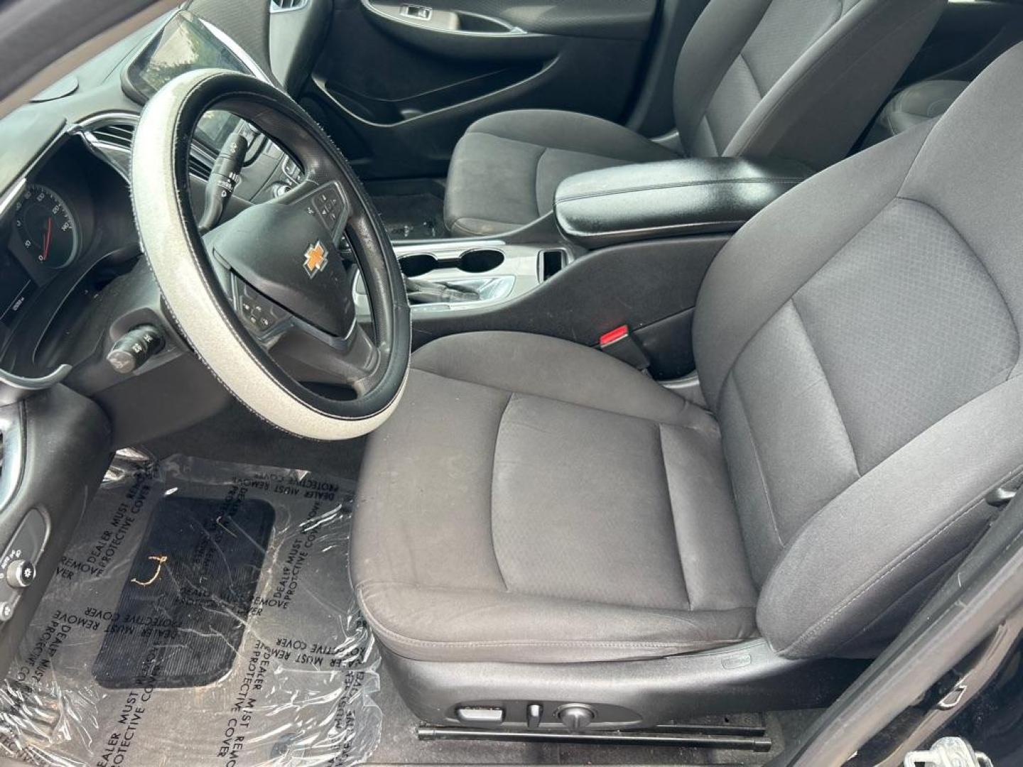 2019 BLACK CHEVROLET MALIBU LT (1G1ZD5ST0KF) with an 1.5L engine, Continuously Variable transmission, located at 2514 Williamson Rd NE, Roanoke, VA, 24012, (540) 265-7770, 37.294636, -79.936249 - NO CREDIT CHECK FINANCING WITH ONLY $3700 DOWN PAYMENT!!!! Check out our website www.needausedvehicle.com for our No Credit Check/ In House Financing options!! No Credit Check Available!!! In House Financing Available!!! All Clean Title Vehicles (no Salvaged or flooded vehicles ever on our lot)!- Photo#4
