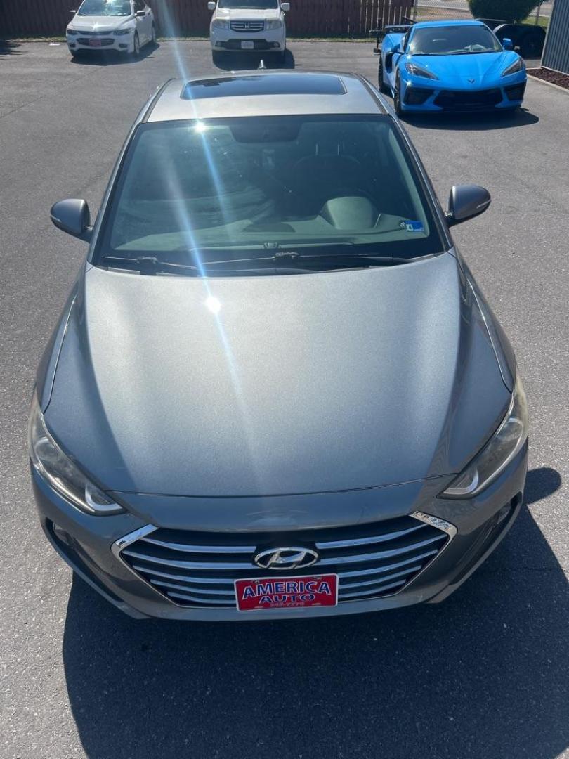 2017 GRAY HYUNDAI ELANTRA SE (KMHD84LF3HU) with an 2.0L engine, Automatic transmission, located at 2514 Williamson Rd NE, Roanoke, VA, 24012, (540) 265-7770, 37.294636, -79.936249 - NO CREDIT CHECK FINANCING WITH ONLY $2500 DOWN PAYMENT!!!! Check out our website www.needausedvehicle.com for our No Credit Check/ In House Financing options!! No Credit Check Available!!! In House Financing Available!!! All Clean Title Vehicles (no Salvaged or flooded vehicles ever on our lot)! - Photo#1