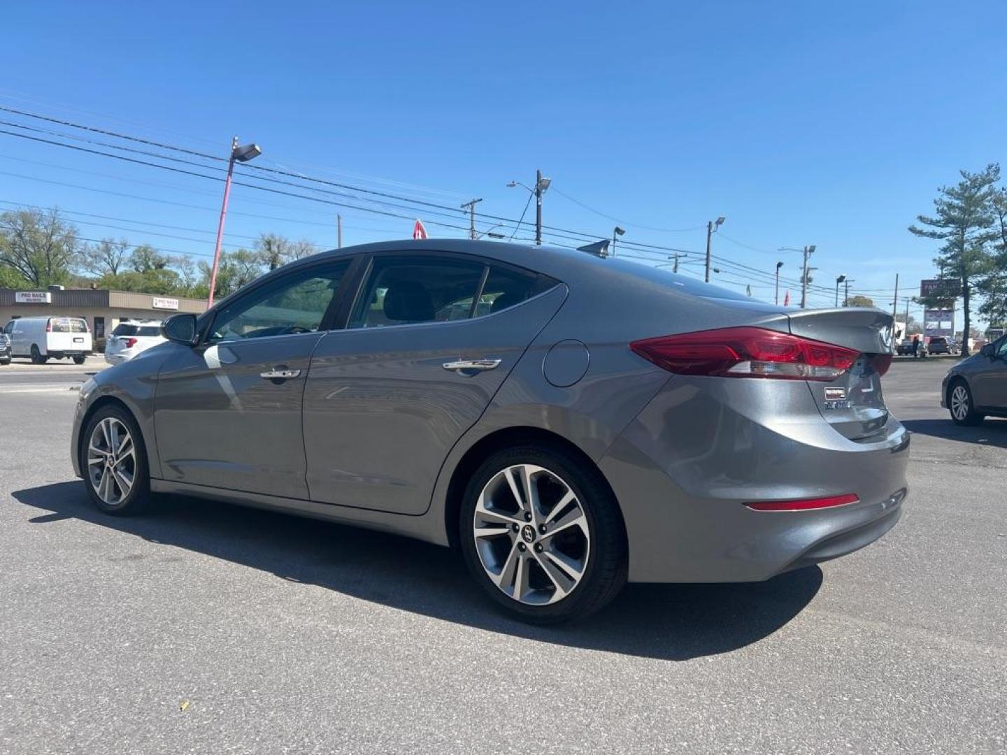 2017 GRAY HYUNDAI ELANTRA SE (KMHD84LF3HU) with an 2.0L engine, Automatic transmission, located at 2514 Williamson Rd NE, Roanoke, VA, 24012, (540) 265-7770, 37.294636, -79.936249 - NO CREDIT CHECK FINANCING WITH ONLY $2500 DOWN PAYMENT!!!! Check out our website www.needausedvehicle.com for our No Credit Check/ In House Financing options!! No Credit Check Available!!! In House Financing Available!!! All Clean Title Vehicles (no Salvaged or flooded vehicles ever on our lot)! - Photo#2