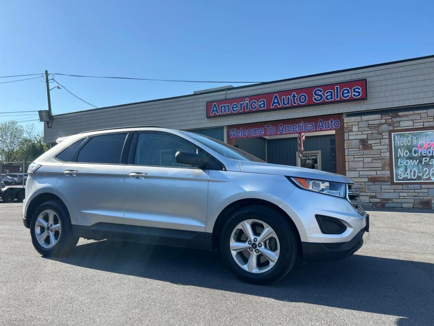 2017 SILVER FORD EDGE SE (2FMPK4G99HB) with an 2.0L engine, Automatic transmission, located at 2514 Williamson Rd NE, Roanoke, VA, 24012, (540) 265-7770, 37.294636, -79.936249 - NO CREDIT CHECK FINANCING WITH ONLY $3700 DOWN PAYMENT!!!! Check out our website www.needausedvehicle.com for our No Credit Check/ In House Financing options!! No Credit Check Available!!! In House Financing Available!!! All Clean Title Vehicles (no Salvaged or flooded vehicles ever on our lot)!- Photo#0