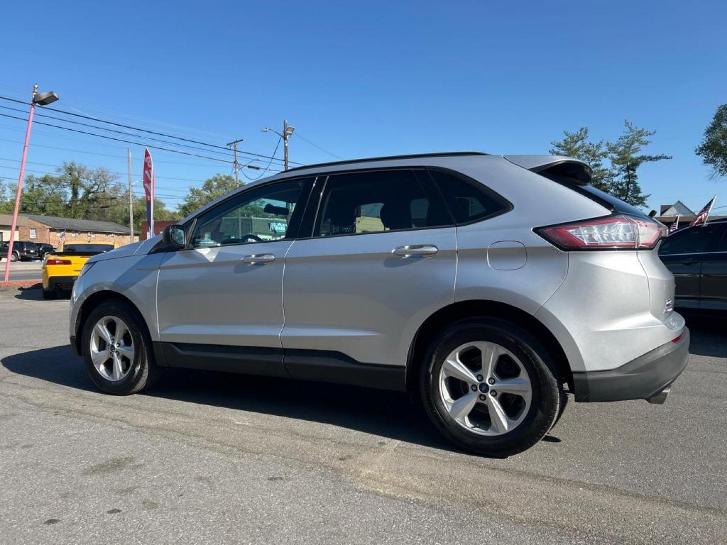 2017 SILVER FORD EDGE SE (2FMPK4G99HB) with an 2.0L engine, Automatic transmission, located at 2514 Williamson Rd NE, Roanoke, VA, 24012, (540) 265-7770, 37.294636, -79.936249 - NO CREDIT CHECK FINANCING WITH ONLY $3700 DOWN PAYMENT!!!! Check out our website www.needausedvehicle.com for our No Credit Check/ In House Financing options!! No Credit Check Available!!! In House Financing Available!!! All Clean Title Vehicles (no Salvaged or flooded vehicles ever on our lot)!- Photo#1