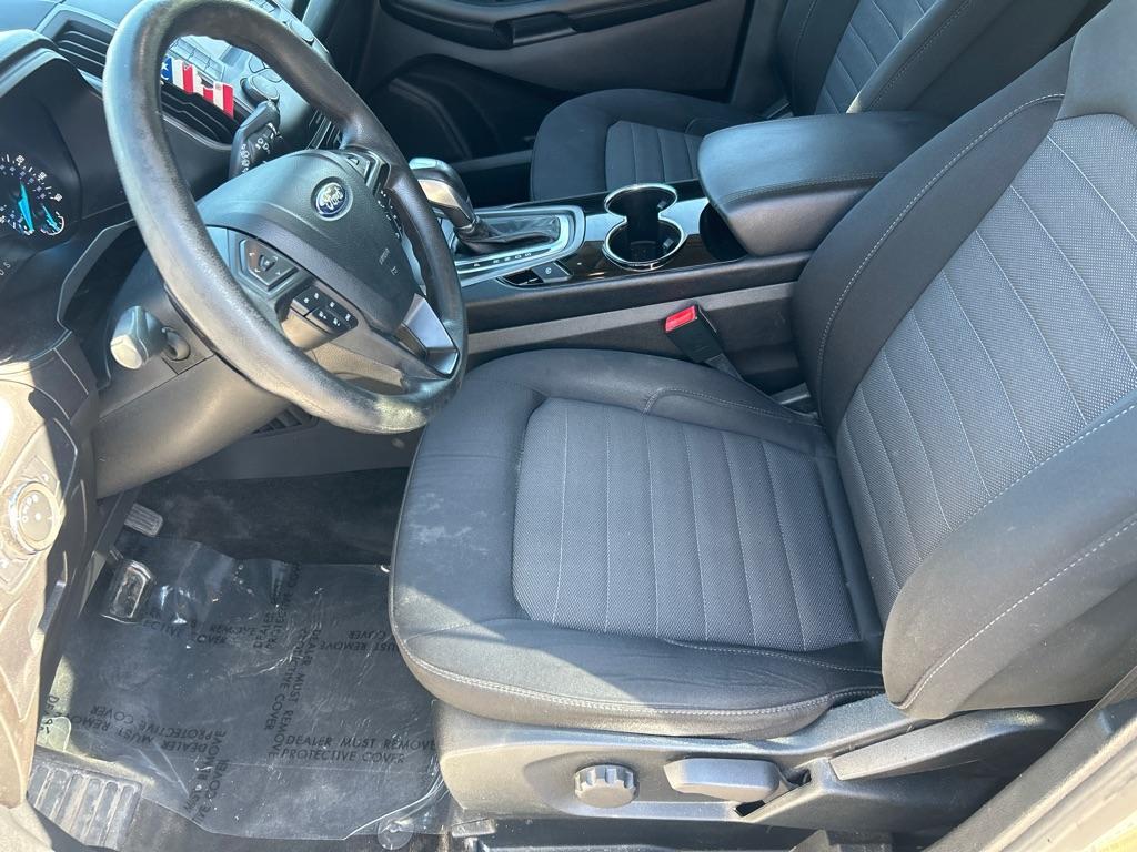 2017 SILVER FORD EDGE SE (2FMPK4G99HB) with an 2.0L engine, Automatic transmission, located at 2514 Williamson Rd NE, Roanoke, VA, 24012, (540) 265-7770, 37.294636, -79.936249 - NO CREDIT CHECK FINANCING WITH ONLY $4000 DOWN PAYMENT!!!! Check out our website www.needausedvehicle.com for our No Credit Check/ In House Financing options!! No Credit Check Available!!! In House Financing Available!!! All Clean Title Vehicles (no Salvaged or flooded vehicles ever on our lot)! - Photo#6