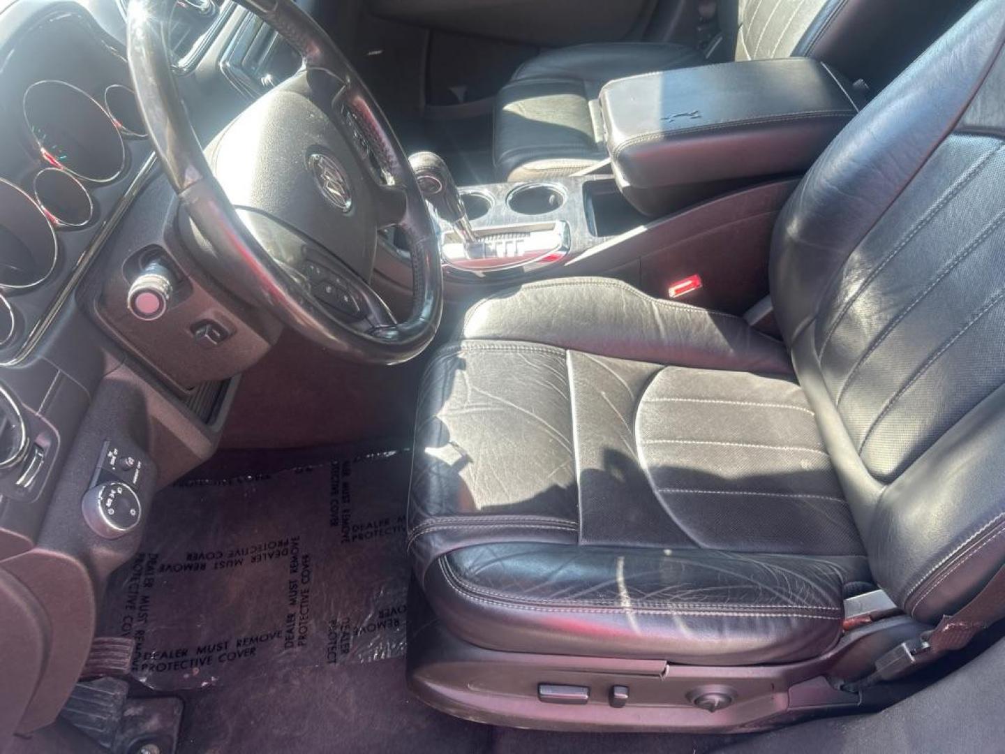 2017 WHITE BUICK ENCLAVE PREMIUM (5GAKVCKD6HJ) with an 3.6L engine, Automatic transmission, located at 2514 Williamson Rd NE, Roanoke, VA, 24012, (540) 265-7770, 37.294636, -79.936249 - Photo#8