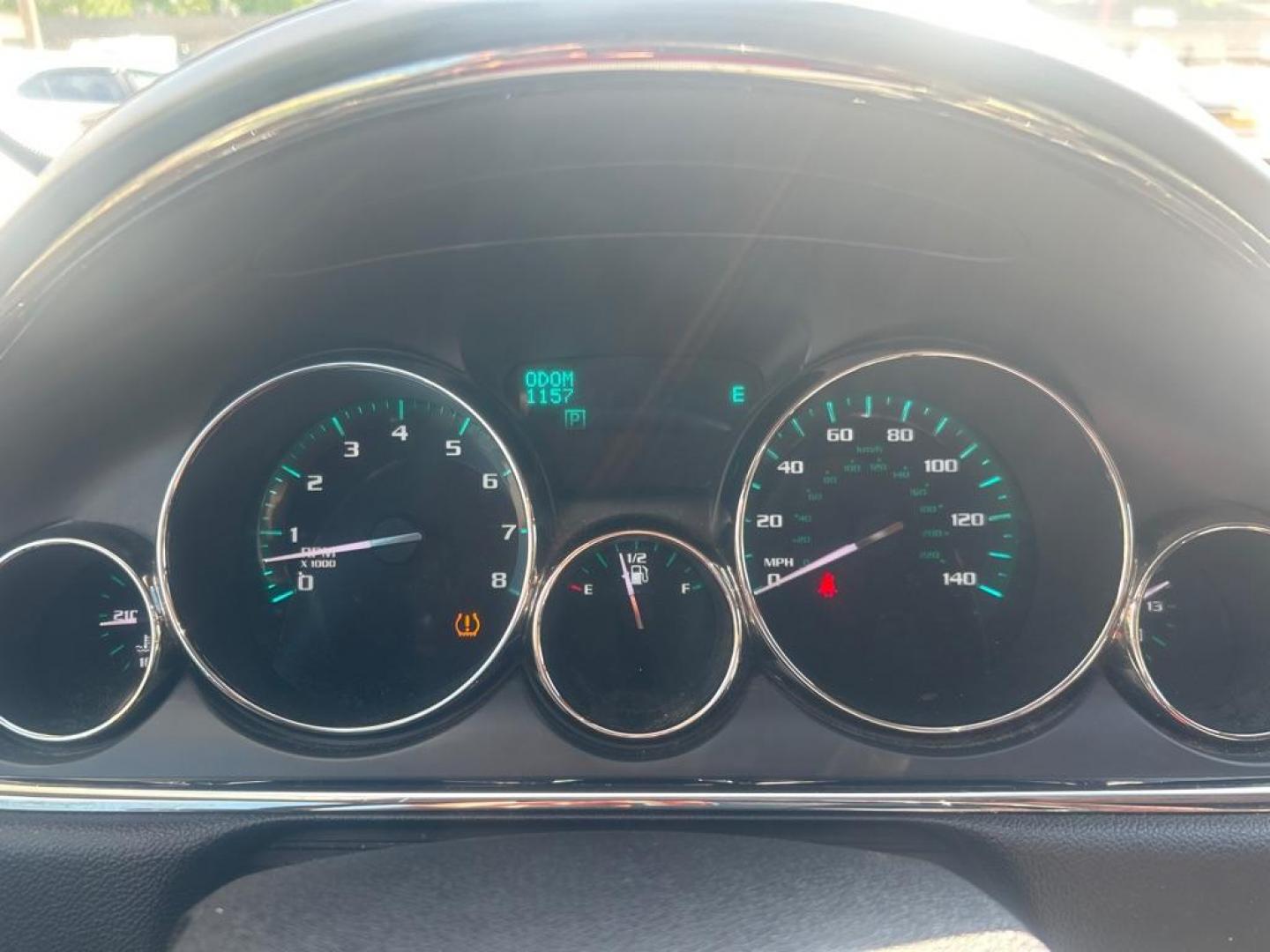 2017 WHITE BUICK ENCLAVE PREMIUM (5GAKVCKD6HJ) with an 3.6L engine, Automatic transmission, located at 2514 Williamson Rd NE, Roanoke, VA, 24012, (540) 265-7770, 37.294636, -79.936249 - Photo#12