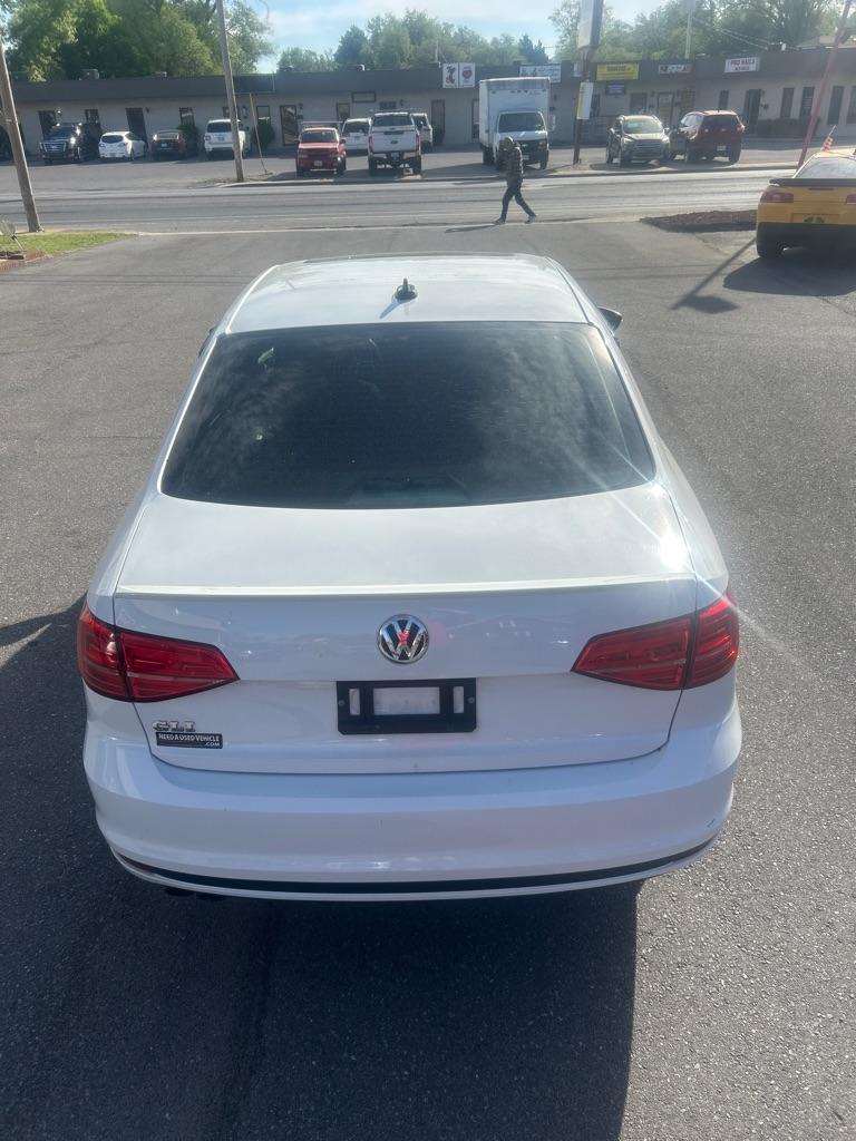 2015 WHITE VOLKSWAGEN JETTA GLI SEL (3VW5T7AJ3FM) with an 2L engine, 6-Speed Manual transmission, located at 2514 Williamson Rd NE, Roanoke, VA, 24012, (540) 265-7770, 37.294636, -79.936249 - NO CREDIT CHECK FINANCING WITH ONLY $3200 DOWN PAYMENT!!!! Check out our website www.needausedvehicle.com for our No Credit Check/ In House Financing options!! No Credit Check Available!!! In House Financing Available!!! All Clean Title Vehicles (no Salvaged or flooded vehicles ever on our lot)! - Photo#3
