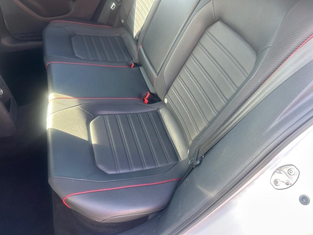 2015 WHITE VOLKSWAGEN JETTA GLI SEL (3VW5T7AJ3FM) with an 2L engine, 6-Speed Manual transmission, located at 2514 Williamson Rd NE, Roanoke, VA, 24012, (540) 265-7770, 37.294636, -79.936249 - NO CREDIT CHECK FINANCING WITH ONLY $3200 DOWN PAYMENT!!!! Check out our website www.needausedvehicle.com for our No Credit Check/ In House Financing options!! No Credit Check Available!!! In House Financing Available!!! All Clean Title Vehicles (no Salvaged or flooded vehicles ever on our lot)! - Photo#4