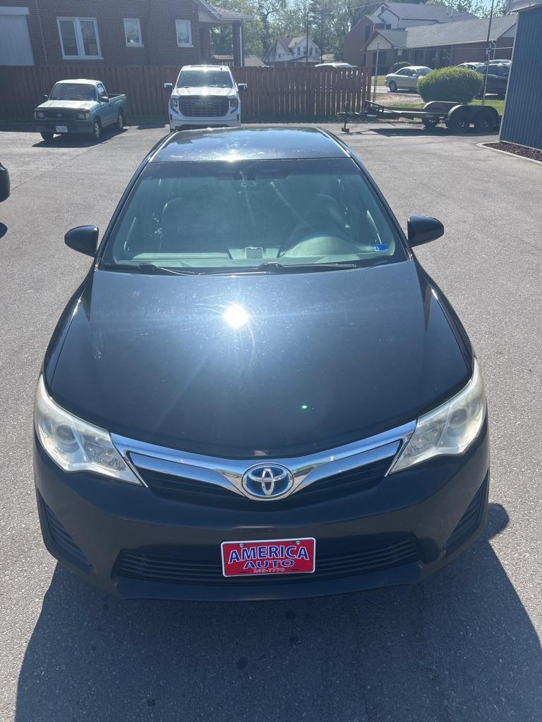 2012 BLACK TOYOTA CAMRY HYBRID (4T1BD1FK1CU) with an 2.5L engine, Continuously Variable transmission, located at 2514 Williamson Rd NE, Roanoke, VA, 24012, (540) 265-7770, 37.294636, -79.936249 - NO CREDIT CHECK FINANCING WITH ONLY $2600 DOWN PAYMENT!!!! Check out our website www.needausedvehicle.com for our No Credit Check/ In House Financing options!! No Credit Check Available!!! In House Financing Available!!! All Clean Title Vehicles (no Salvaged or flooded vehicles ever on our lot)! - Photo#1