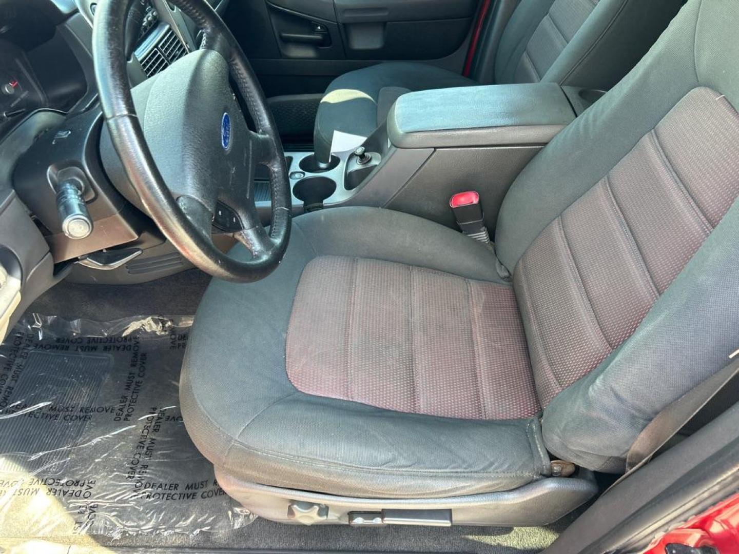 2005 RED FORD EXPLORER XLT (1FMZU73K25U) with an 4.0L engine, Automatic transmission, located at 2514 Williamson Rd NE, Roanoke, VA, 24012, (540) 265-7770, 37.294636, -79.936249 - NO CREDIT CHECK FINANCING WITH ONLY $1700 DOWN PAYMENT!!!! Check out our website www.needausedvehicle.com for our No Credit Check/ In House Financing options!! No Credit Check Available!!! In House Financing Available!!! All Clean Title Vehicles (no Salvaged or flooded vehicles ever on our lot)! - Photo#8