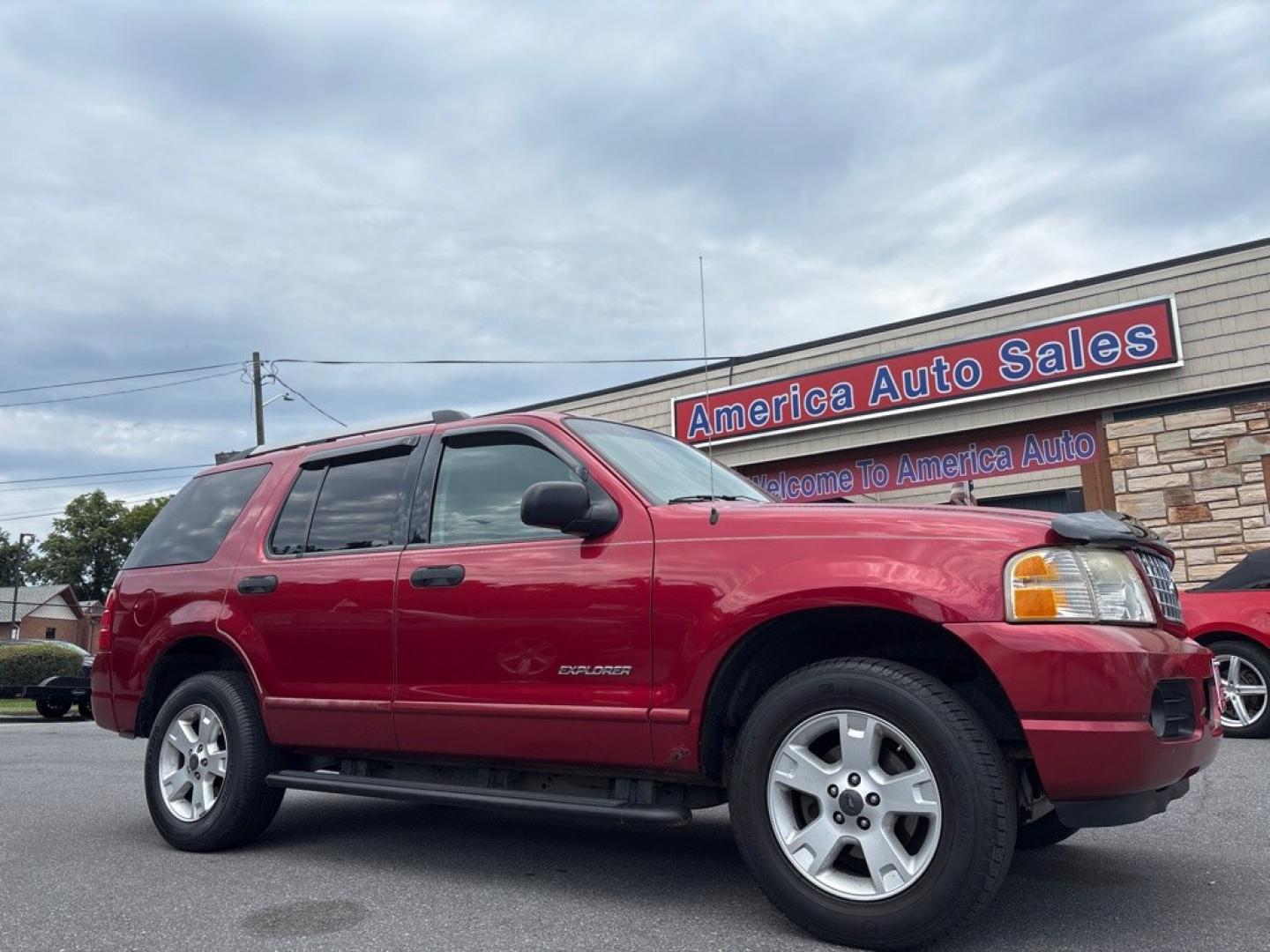 2005 RED FORD EXPLORER XLT (1FMZU73K25U) with an 4.0L engine, Automatic transmission, located at 2514 Williamson Rd NE, Roanoke, VA, 24012, (540) 265-7770, 37.294636, -79.936249 - NO CREDIT CHECK FINANCING WITH ONLY $1600 DOWN PAYMENT!!!! Check out our website www.needausedvehicle.com for our No Credit Check/ In House Financing options!! No Credit Check Available!!! In House Financing Available!!! All Clean Title Vehicles (no Salvaged or flooded vehicles ever on our lot)!- Photo#0