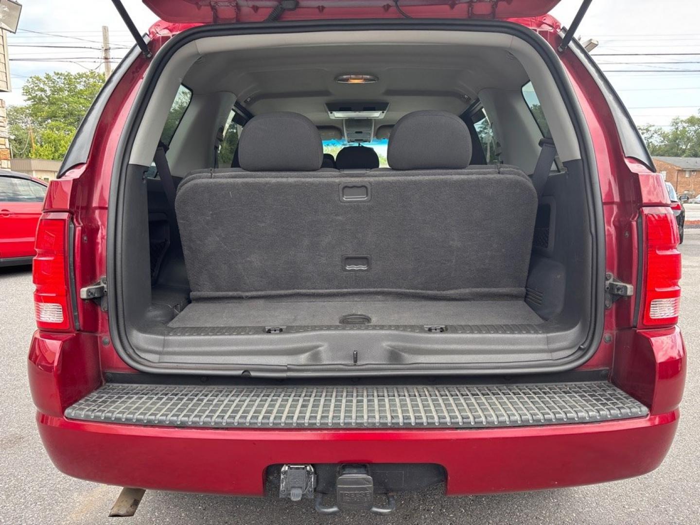 2005 RED FORD EXPLORER XLT (1FMZU73K25U) with an 4.0L engine, Automatic transmission, located at 2514 Williamson Rd NE, Roanoke, VA, 24012, (540) 265-7770, 37.294636, -79.936249 - NO CREDIT CHECK FINANCING WITH ONLY $1600 DOWN PAYMENT!!!! Check out our website www.needausedvehicle.com for our No Credit Check/ In House Financing options!! No Credit Check Available!!! In House Financing Available!!! All Clean Title Vehicles (no Salvaged or flooded vehicles ever on our lot)!- Photo#4