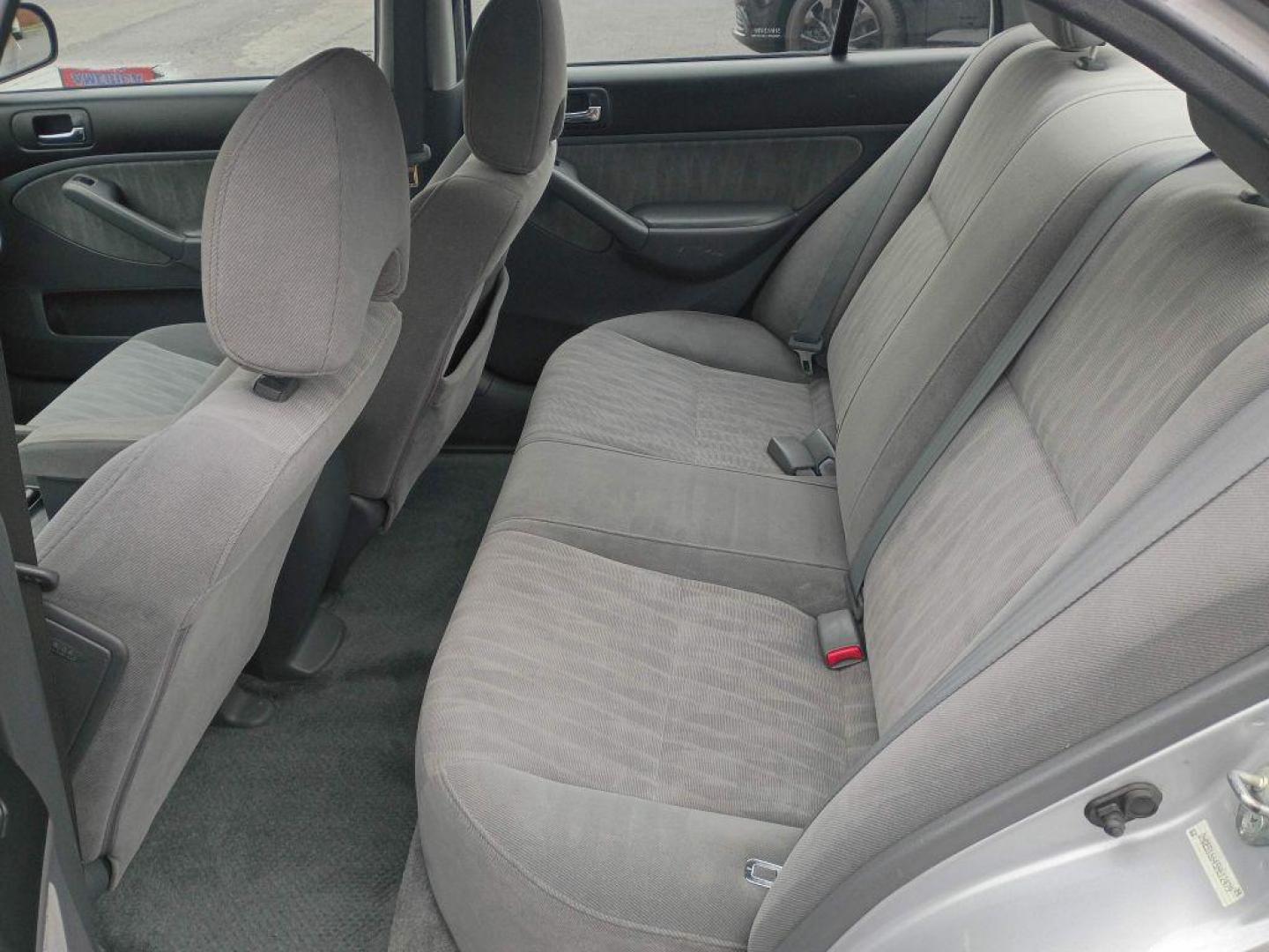 2005 GRAY HONDA CIVIC LX (2HGES16645H) with an 1.7L engine, Automatic transmission, located at 2514 Williamson Rd NE, Roanoke, VA, 24012, (540) 265-7770, 37.294636, -79.936249 - NO CREDIT CHECK FINANCING WITH ONLY $1800 DOWN PAYMENT!!!! Check out our website www.needausedvehicle.com for our No Credit Check/ In House Financing options!! No Credit Check Available!!! In House Financing Available!!! All Clean Title Vehicles (no Salvaged or flooded vehicles ever on our lot)! - Photo#4