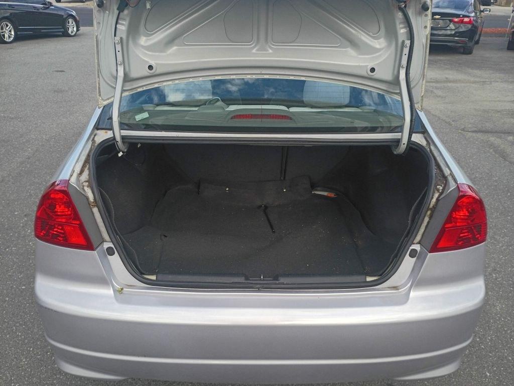 2005 SILVER HONDA CIVIC LX (2HGES16645H) with an 1.7L engine, Automatic transmission, located at 2514 Williamson Rd NE, Roanoke, VA, 24012, (540) 265-7770, 37.294636, -79.936249 - NO CREDIT CHECK FINANCING WITH ONLY $1800 DOWN PAYMENT!!!! Check out our website www.needausedvehicle.com for our No Credit Check/ In House Financing options!! No Credit Check Available!!! In House Financing Available!!! All Clean Title Vehicles (no Salvaged or flooded vehicles ever on our lot)!- Photo#6