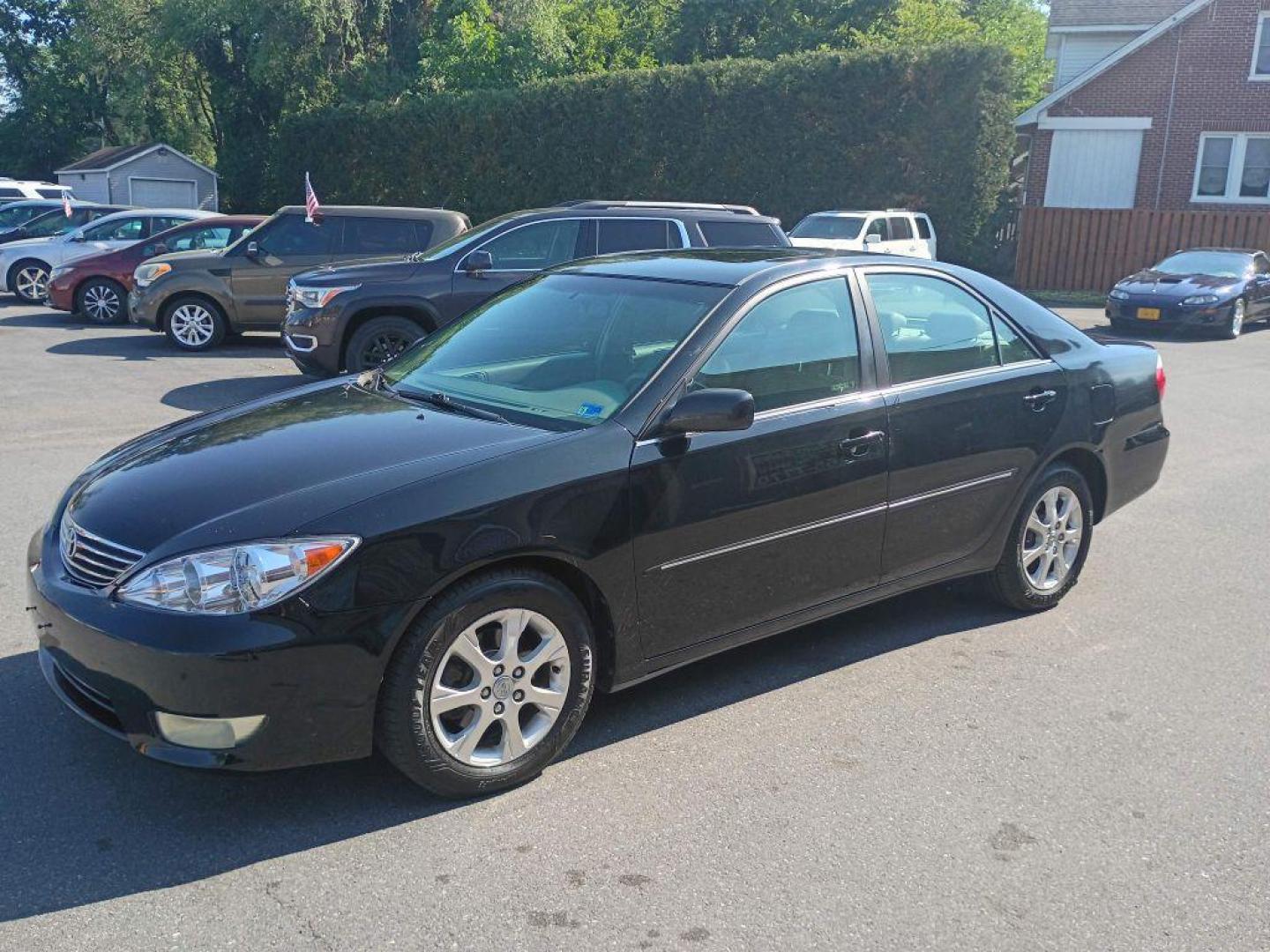 2006 BLACK TOYOTA CAMRY LE (4T1BF30K56U) with an 3.0L engine, Automatic transmission, located at 2514 Williamson Rd NE, Roanoke, VA, 24012, (540) 265-7770, 37.294636, -79.936249 - NO CREDIT CHECK FINANCING WITH ONLY $1700 DOWN PAYMENT!!!! Check out our website www.needausedvehicle.com for our No Credit Check/ In House Financing options!! No Credit Check Available!!! In House Financing Available!!! All Clean Title Vehicles (no Salvaged or flooded vehicles ever on our lot)! - Photo#1