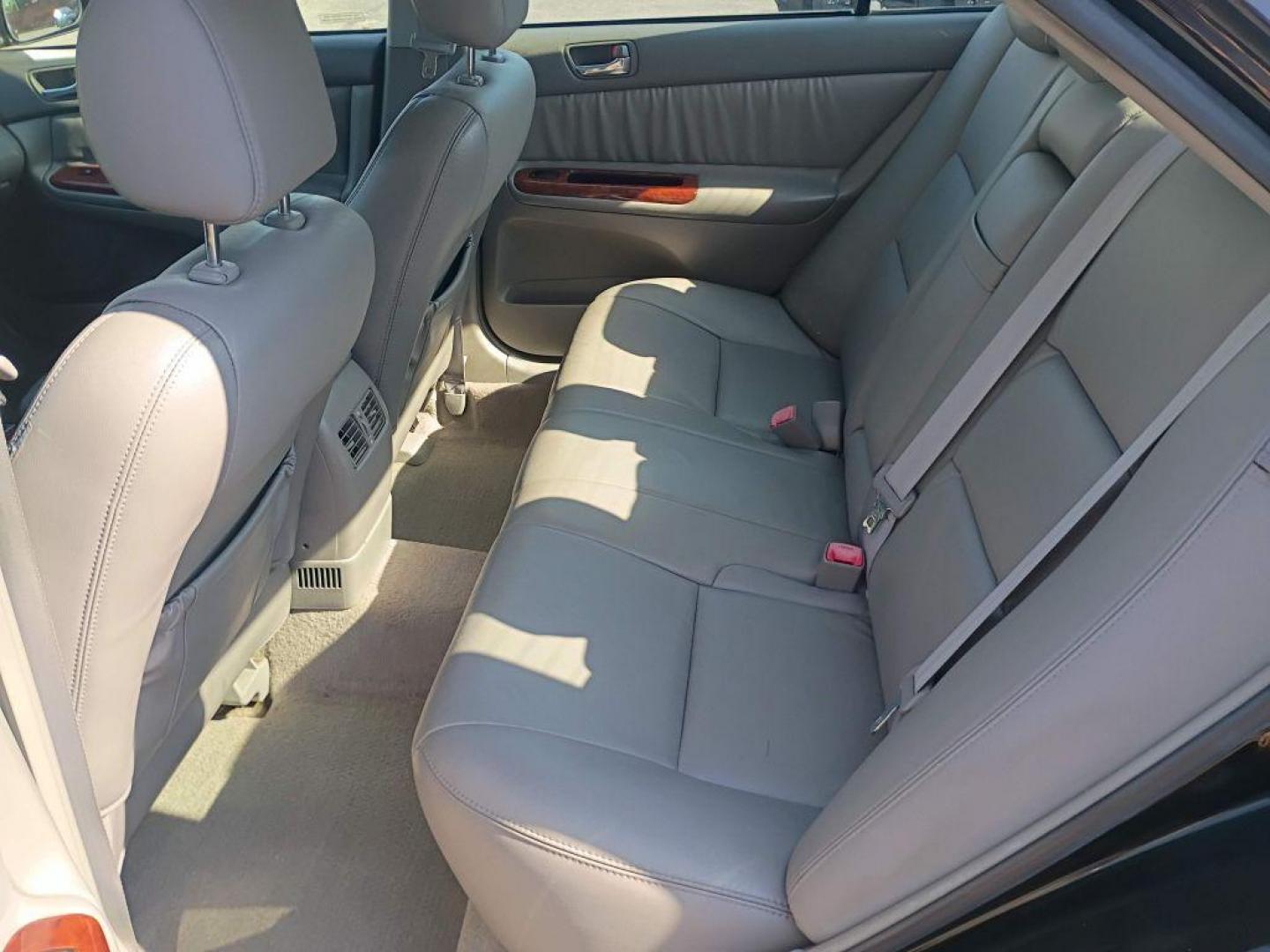 2006 BLACK TOYOTA CAMRY LE (4T1BF30K56U) with an 3.0L engine, Automatic transmission, located at 2514 Williamson Rd NE, Roanoke, VA, 24012, (540) 265-7770, 37.294636, -79.936249 - NO CREDIT CHECK FINANCING WITH ONLY $1700 DOWN PAYMENT!!!! Check out our website www.needausedvehicle.com for our No Credit Check/ In House Financing options!! No Credit Check Available!!! In House Financing Available!!! All Clean Title Vehicles (no Salvaged or flooded vehicles ever on our lot)! - Photo#5