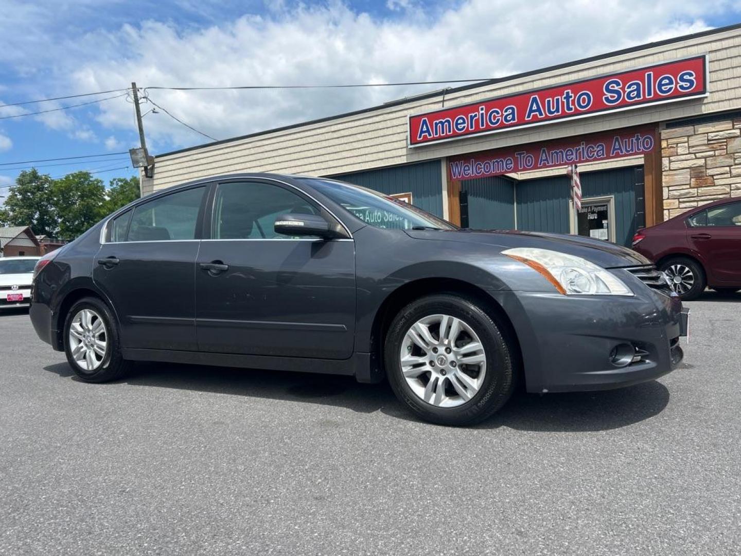 2010 GRAY NISSAN ALTIMA BASE (1N4AL2AP7AN) with an 2.5L engine, Continuously Variable transmission, located at 2514 Williamson Rd NE, Roanoke, VA, 24012, (540) 265-7770, 37.294636, -79.936249- Photo#0