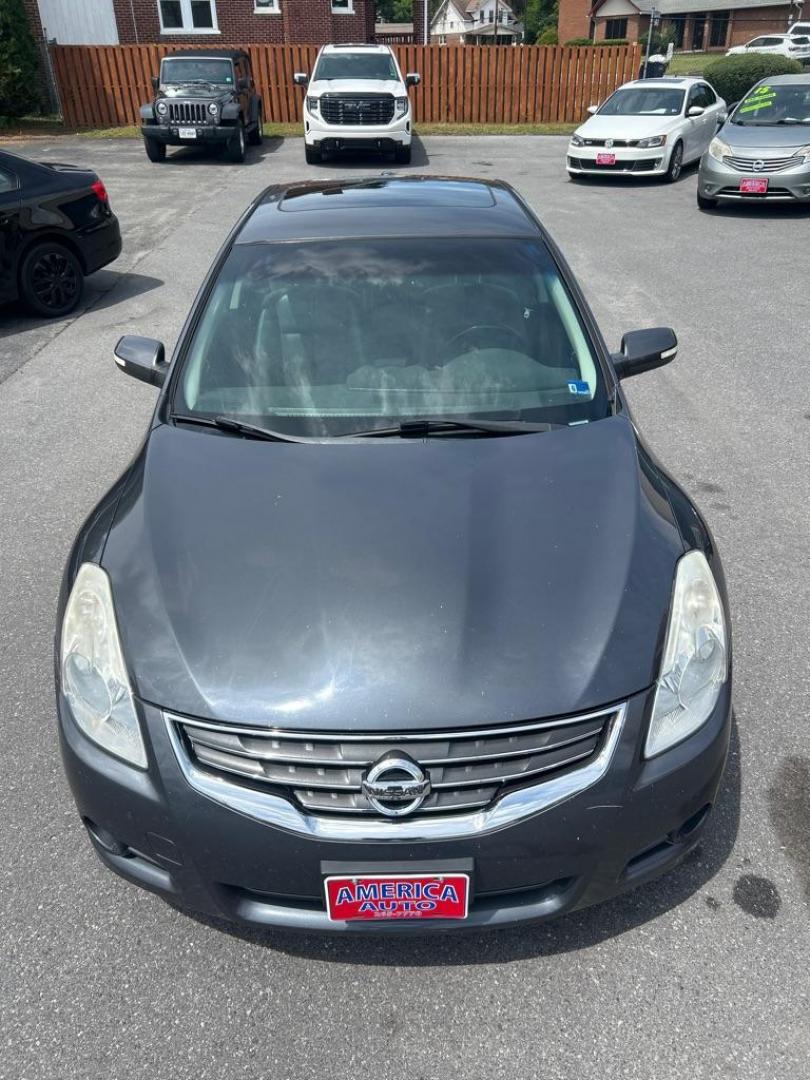 2010 GRAY NISSAN ALTIMA BASE (1N4AL2AP7AN) with an 2.5L engine, Continuously Variable transmission, located at 2514 Williamson Rd NE, Roanoke, VA, 24012, (540) 265-7770, 37.294636, -79.936249- Photo#10