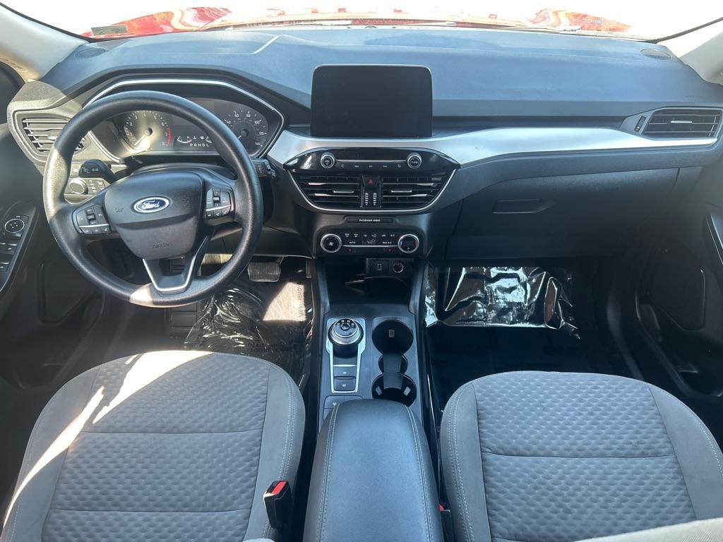 2020 RED FORD ESCAPE SE (1FMCU0G65LU) with an 1.5L engine, Automatic transmission, located at 2514 Williamson Rd NE, Roanoke, VA, 24012, (540) 265-7770, 37.294636, -79.936249 - NO CREDIT CHECK FINANCING WITH ONLY $4200 DOWN PAYMENT!!!! Check out our website www.needausedvehicle.com for our No Credit Check/ In House Financing options!! No Credit Check Available!!! In House Financing Available!!! All Clean Title Vehicles (no Salvaged or flooded vehicles ever on our lot)! - Photo#5