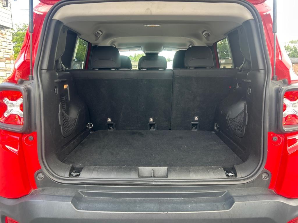 2020 RED JEEP RENEGADE LATITUDE (ZACNJBBB0LP) with an 2.4L engine, Automatic transmission, located at 2514 Williamson Rd NE, Roanoke, VA, 24012, (540) 265-7770, 37.294636, -79.936249 - NO CREDIT CHECK FINANCING WITH ONLY $4200 DOWN PAYMENT!!!! Check out our website www.needausedvehicle.com for our No Credit Check/ In House Financing options!! No Credit Check Available!!! In House Financing Available!!! All Clean Title Vehicles (no Salvaged or flooded vehicles ever on our lot)! - Photo#2
