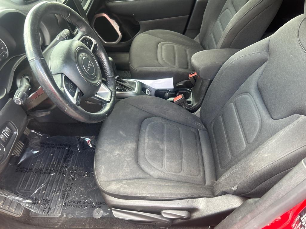 2020 RED JEEP RENEGADE LATITUDE (ZACNJBBB0LP) with an 2.4L engine, Automatic transmission, located at 2514 Williamson Rd NE, Roanoke, VA, 24012, (540) 265-7770, 37.294636, -79.936249 - NO CREDIT CHECK FINANCING WITH ONLY $4200 DOWN PAYMENT!!!! Check out our website www.needausedvehicle.com for our No Credit Check/ In House Financing options!! No Credit Check Available!!! In House Financing Available!!! All Clean Title Vehicles (no Salvaged or flooded vehicles ever on our lot)! - Photo#6