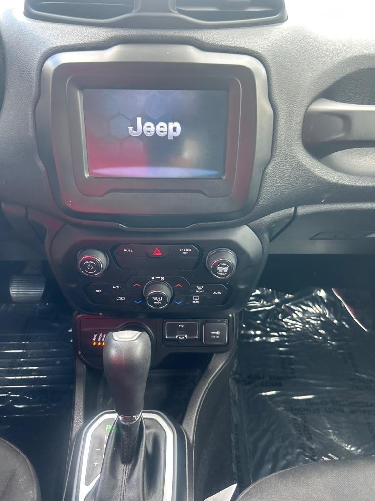 2020 RED JEEP RENEGADE LATITUDE (ZACNJBBB0LP) with an 2.4L engine, Automatic transmission, located at 2514 Williamson Rd NE, Roanoke, VA, 24012, (540) 265-7770, 37.294636, -79.936249 - NO CREDIT CHECK FINANCING WITH ONLY $4200 DOWN PAYMENT!!!! Check out our website www.needausedvehicle.com for our No Credit Check/ In House Financing options!! No Credit Check Available!!! In House Financing Available!!! All Clean Title Vehicles (no Salvaged or flooded vehicles ever on our lot)! - Photo#7