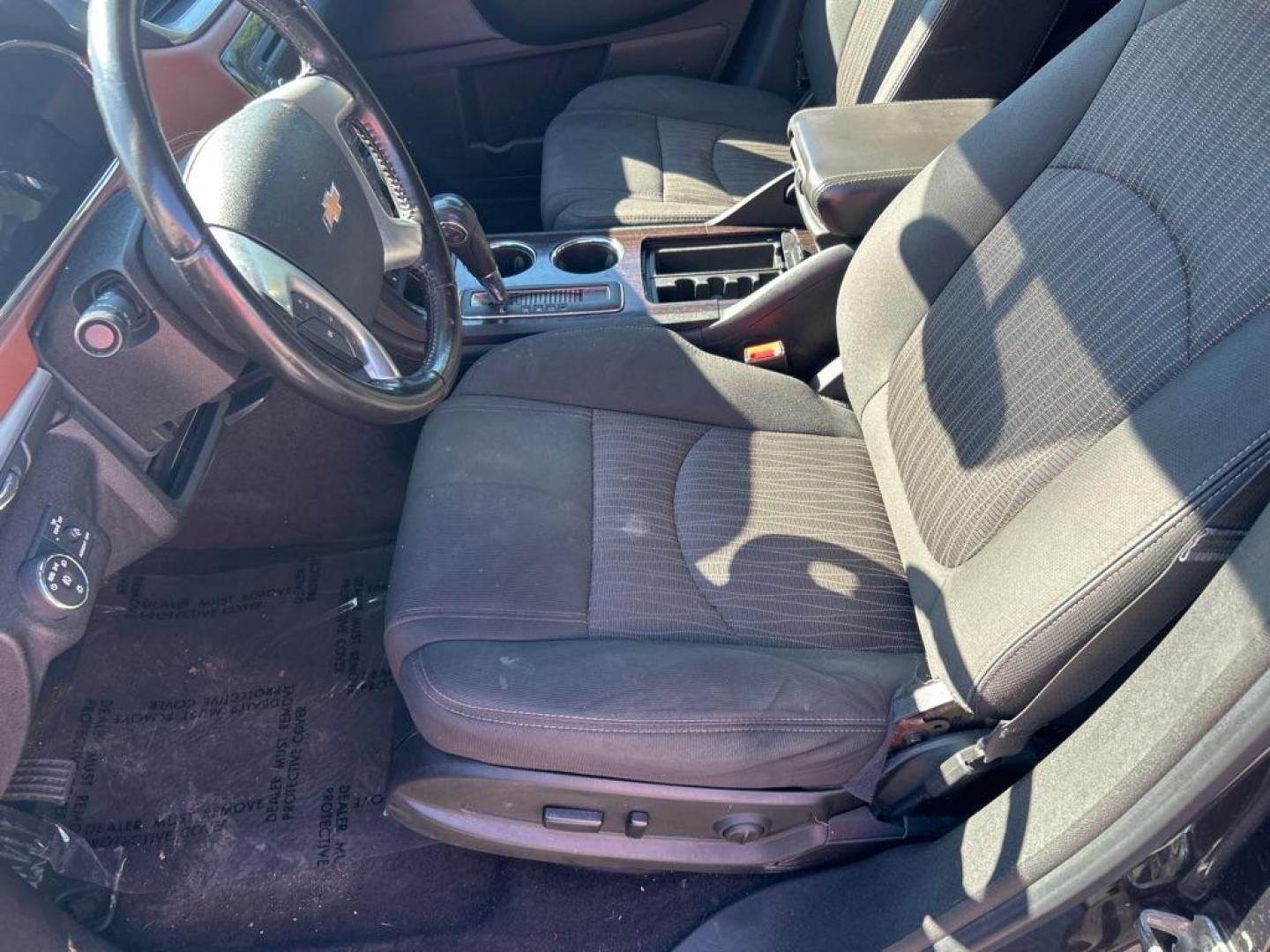 2015 GRAY CHEVROLET TRAVERSE LT (1GNKVGKD5FJ) with an 3.6L engine, Automatic transmission, located at 2514 Williamson Rd NE, Roanoke, VA, 24012, (540) 265-7770, 37.294636, -79.936249 - NO CREDIT CHECK FINANCING WITH ONLY $2200 DOWN PAYMENT!!!! Check out our website www.needausedvehicle.com for our No Credit Check/ In House Financing options!! No Credit Check Available!!! In House Financing Available!!! All Clean Title Vehicles (no Salvaged or flooded vehicles ever on our lot)!- Photo#6
