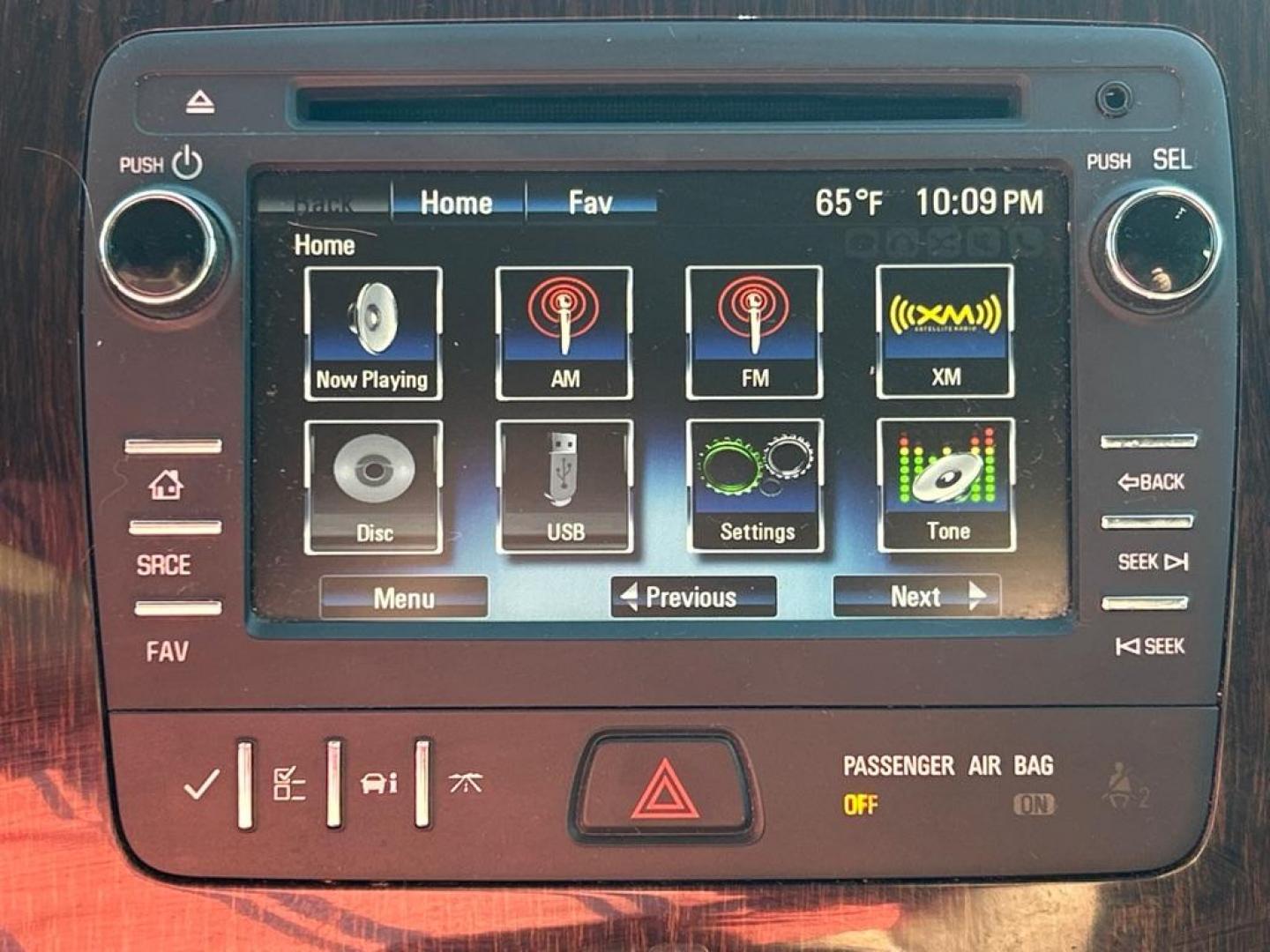 2015 GRAY CHEVROLET TRAVERSE LT (1GNKVGKD5FJ) with an 3.6L engine, Automatic transmission, located at 2514 Williamson Rd NE, Roanoke, VA, 24012, (540) 265-7770, 37.294636, -79.936249 - NO CREDIT CHECK FINANCING WITH ONLY $2200 DOWN PAYMENT!!!! Check out our website www.needausedvehicle.com for our No Credit Check/ In House Financing options!! No Credit Check Available!!! In House Financing Available!!! All Clean Title Vehicles (no Salvaged or flooded vehicles ever on our lot)!- Photo#12