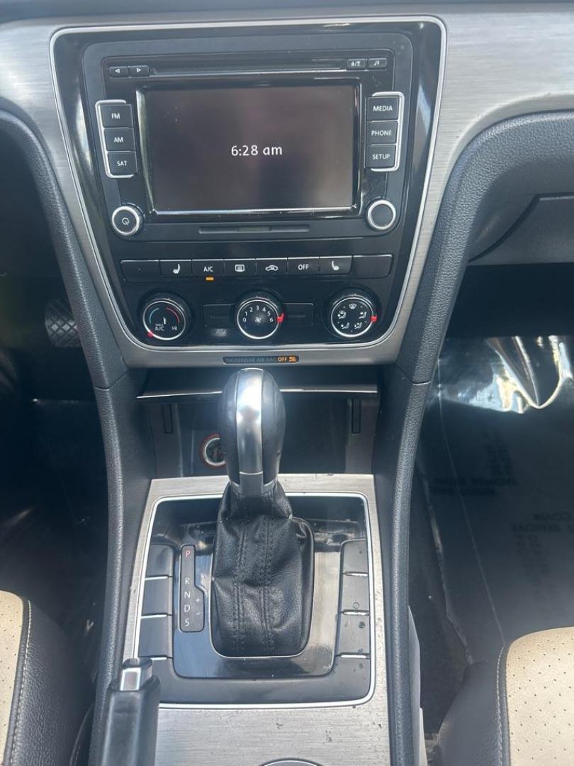 2014 BLACK VOLKSWAGEN PASSAT SE (1VWBT7A30EC) with an 1.8L engine, Automatic transmission, located at 2514 Williamson Rd NE, Roanoke, VA, 24012, (540) 265-7770, 37.294636, -79.936249- Photo#5