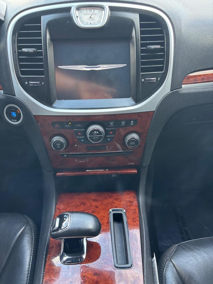 2013 GRAY CHRYSLER 300 (2C3CCAAG1DH) with an 3.6L engine, Automatic transmission, located at 2514 Williamson Rd NE, Roanoke, VA, 24012, (540) 265-7770, 37.294636, -79.936249 - NO CREDIT CHECK FINANCING WITH ONLY $2700 DOWN PAYMENT!!!! Check out our website www.needausedvehicle.com for our No Credit Check/ In House Financing options!! No Credit Check Available!!! In House Financing Available!!! All Clean Title Vehicles (no Salvaged or flooded vehicles ever on our lot)!- Photo#5