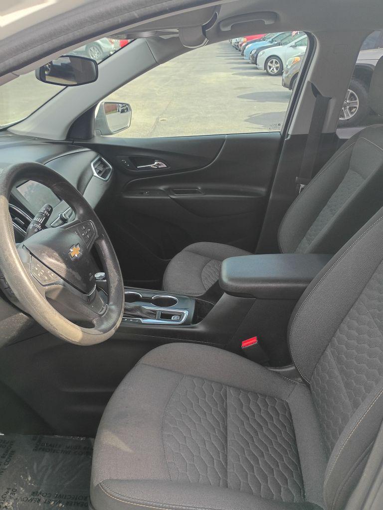 2020 WHITE CHEVROLET EQUINOX LT (2GNAXJEV5L6) with an 1.5L engine, Automatic transmission, located at 2514 Williamson Rd NE, Roanoke, VA, 24012, (540) 265-7770, 37.294636, -79.936249 - NO CREDIT CHECK FINANCING WITH ONLY $3800 DOWN PAYMENT!!!! Check out our website www.needausedvehicle.com for our No Credit Check/ In House Financing options!! No Credit Check Available!!! In House Financing Available!!! All Clean Title Vehicles (no Salvaged or flooded vehicles ever on our lot)! - Photo#4