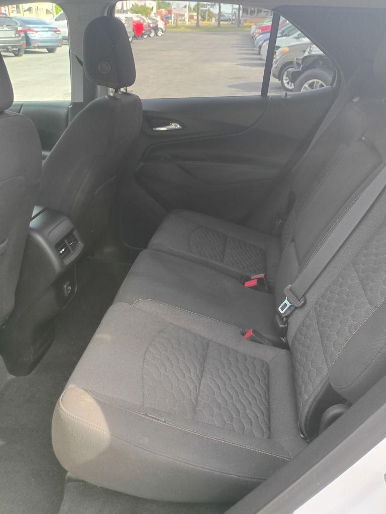 2020 WHITE CHEVROLET EQUINOX LT (2GNAXJEV5L6) with an 1.5L engine, Automatic transmission, located at 2514 Williamson Rd NE, Roanoke, VA, 24012, (540) 265-7770, 37.294636, -79.936249 - NO CREDIT CHECK FINANCING WITH ONLY $3800 DOWN PAYMENT!!!! Check out our website www.needausedvehicle.com for our No Credit Check/ In House Financing options!! No Credit Check Available!!! In House Financing Available!!! All Clean Title Vehicles (no Salvaged or flooded vehicles ever on our lot)! - Photo#5