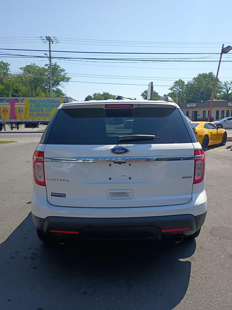 2011 WHITE FORD EXPLORER LIMITED (1FMHK8F81BG) with an 3.5L engine, Automatic transmission, located at 2514 Williamson Rd NE, Roanoke, VA, 24012, (540) 265-7770, 37.294636, -79.936249 - NO CREDIT CHECK FINANCING WITH ONLY $3500 DOWN PAYMENT!!!! Check out our website www.needausedvehicle.com for our No Credit Check/ In House Financing options!! No Credit Check Available!!! In House Financing Available!!! All Clean Title Vehicles (no Salvaged or flooded vehicles ever on our lot)! - Photo#4