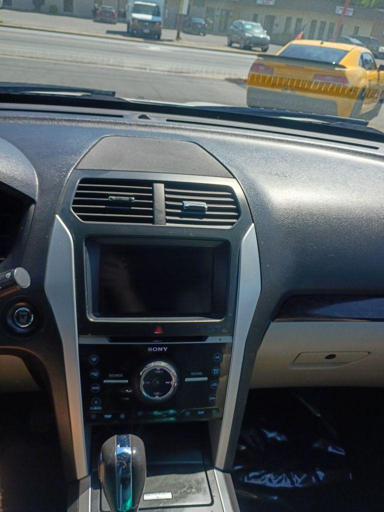 2011 WHITE FORD EXPLORER LIMITED (1FMHK8F81BG) with an 3.5L engine, Automatic transmission, located at 2514 Williamson Rd NE, Roanoke, VA, 24012, (540) 265-7770, 37.294636, -79.936249 - NO CREDIT CHECK FINANCING WITH ONLY $3500 DOWN PAYMENT!!!! Check out our website www.needausedvehicle.com for our No Credit Check/ In House Financing options!! No Credit Check Available!!! In House Financing Available!!! All Clean Title Vehicles (no Salvaged or flooded vehicles ever on our lot)! - Photo#6