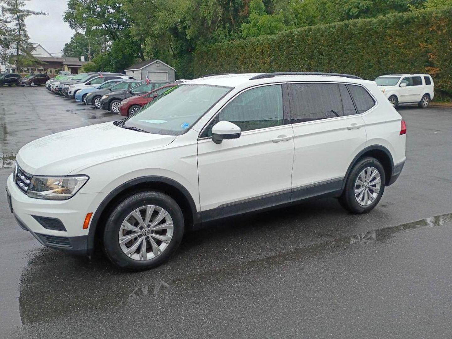 2018 WHITE VOLKSWAGEN TIGUAN SE (3VV2B7AX9JM) with an 2.0L engine, Automatic transmission, located at 2514 Williamson Rd NE, Roanoke, VA, 24012, (540) 265-7770, 37.294636, -79.936249 - NO CREDIT CHECK FINANCING WITH ONLY $3800 DOWN PAYMENT!!!! Check out our website www.needausedvehicle.com for our No Credit Check/ In House Financing options!! No Credit Check Available!!! In House Financing Available!!! All Clean Title Vehicles (no Salvaged or flooded vehicles ever on our lot)! - Photo#1