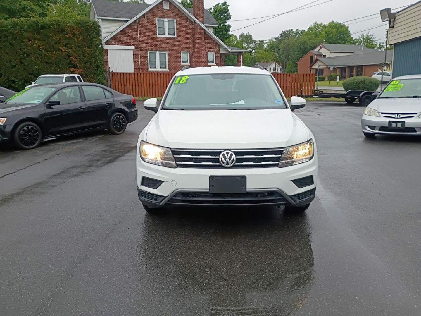 2018 WHITE VOLKSWAGEN TIGUAN SE (3VV2B7AX9JM) with an 2.0L engine, Automatic transmission, located at 2514 Williamson Rd NE, Roanoke, VA, 24012, (540) 265-7770, 37.294636, -79.936249 - NO CREDIT CHECK FINANCING WITH ONLY $3800 DOWN PAYMENT!!!! Check out our website www.needausedvehicle.com for our No Credit Check/ In House Financing options!! No Credit Check Available!!! In House Financing Available!!! All Clean Title Vehicles (no Salvaged or flooded vehicles ever on our lot)! - Photo#2