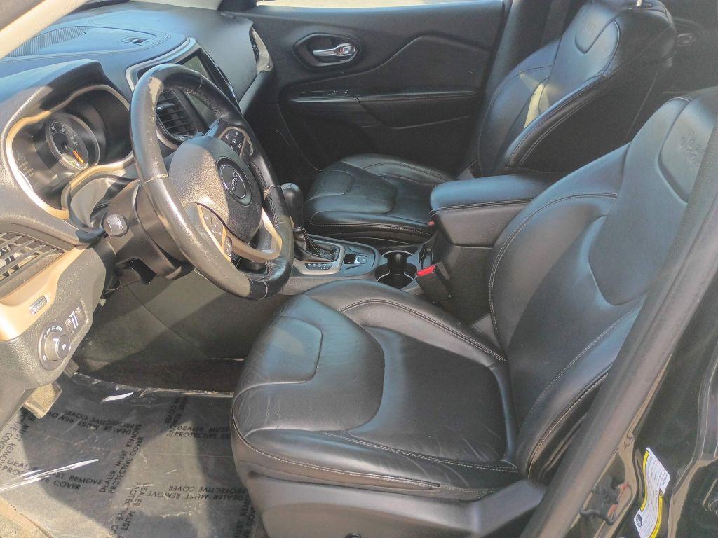 2016 BLACK JEEP CHEROKEE LIMITED (1C4PJMDS3GW) with an 3.2L engine, Automatic transmission, located at 2514 Williamson Rd NE, Roanoke, VA, 24012, (540) 265-7770, 37.294636, -79.936249 - NO CREDIT CHECK FINANCING WITH ONLY $3200 DOWN PAYMENT!!!! Check out our website www.needausedvehicle.com for our No Credit Check/ In House Financing options!! No Credit Check Available!!! In House Financing Available!!! All Clean Title Vehicles (no Salvaged or flooded vehicles ever on our lot)! - Photo#10