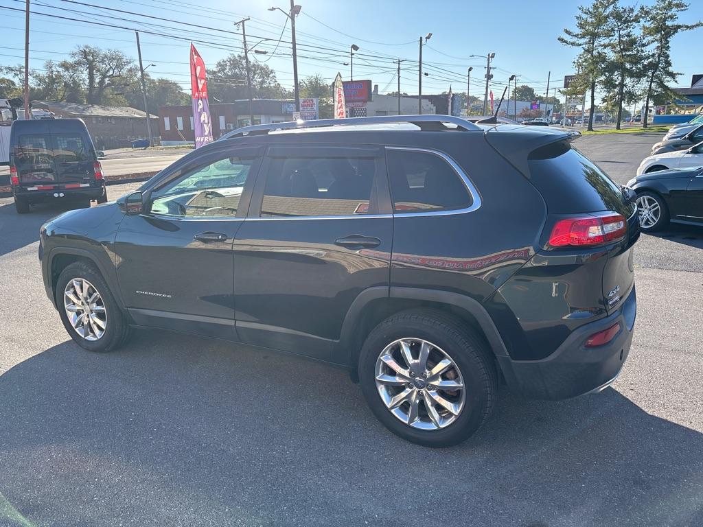 2016 BLACK JEEP CHEROKEE LIMITED (1C4PJMDS3GW) with an 3.2L engine, Automatic transmission, located at 2514 Williamson Rd NE, Roanoke, VA, 24012, (540) 265-7770, 37.294636, -79.936249 - NO CREDIT CHECK FINANCING WITH ONLY $2600 DOWN PAYMENT!!!! Check out our website www.needausedvehicle.com for our No Credit Check/ In House Financing options!! No Credit Check Available!!! In House Financing Available!!! All Clean Title Vehicles (no Salvaged or flooded vehicles ever on our lot)!- Photo#1