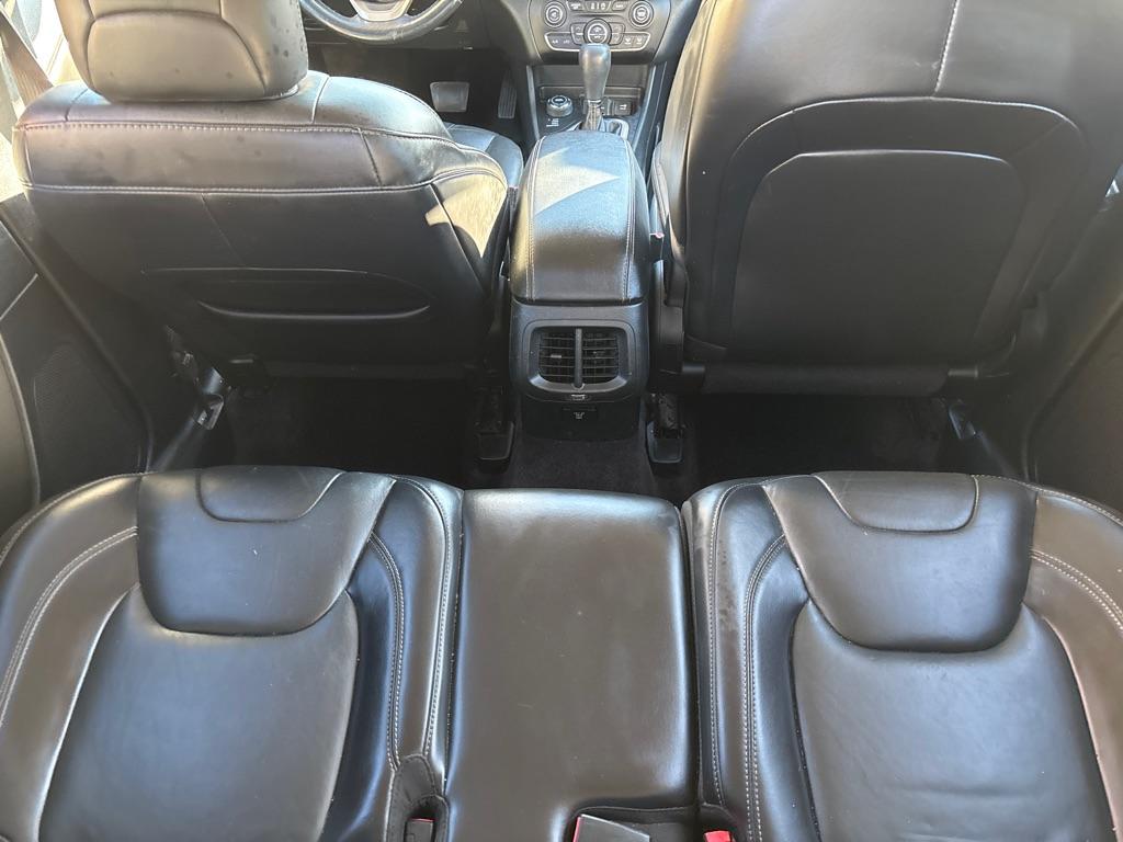 2016 BLACK JEEP CHEROKEE LIMITED (1C4PJMDS3GW) with an 3.2L engine, Automatic transmission, located at 2514 Williamson Rd NE, Roanoke, VA, 24012, (540) 265-7770, 37.294636, -79.936249 - NO CREDIT CHECK FINANCING WITH ONLY $2600 DOWN PAYMENT!!!! Check out our website www.needausedvehicle.com for our No Credit Check/ In House Financing options!! No Credit Check Available!!! In House Financing Available!!! All Clean Title Vehicles (no Salvaged or flooded vehicles ever on our lot)!- Photo#3