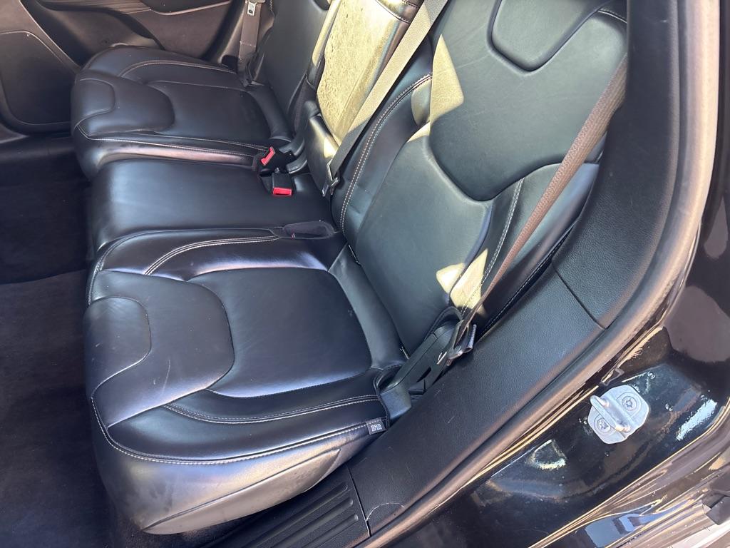 2016 BLACK JEEP CHEROKEE LIMITED (1C4PJMDS3GW) with an 3.2L engine, Automatic transmission, located at 2514 Williamson Rd NE, Roanoke, VA, 24012, (540) 265-7770, 37.294636, -79.936249 - NO CREDIT CHECK FINANCING WITH ONLY $2600 DOWN PAYMENT!!!! Check out our website www.needausedvehicle.com for our No Credit Check/ In House Financing options!! No Credit Check Available!!! In House Financing Available!!! All Clean Title Vehicles (no Salvaged or flooded vehicles ever on our lot)!- Photo#4