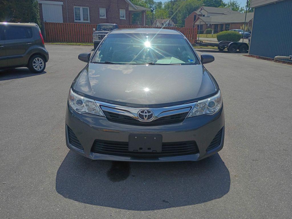 2012 GRAY TOYOTA CAMRY BASE (4T4BF1FK7CR) with an 2.5L engine, Automatic transmission, located at 2514 Williamson Rd NE, Roanoke, VA, 24012, (540) 265-7770, 37.294636, -79.936249 - NO CREDIT CHECK FINANCING WITH ONLY $3500 DOWN PAYMENT!!!! Check out our website www.needausedvehicle.com for our No Credit Check/ In House Financing options!! No Credit Check Available!!! In House Financing Available!!! All Clean Title Vehicles (no Salvaged or flooded vehicles ever on our lot)! - Photo#1