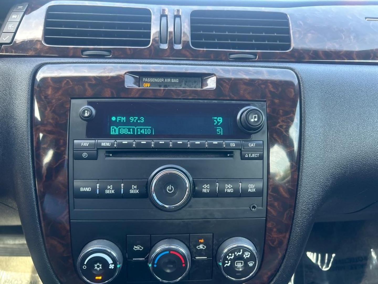 2012 GRAY CHEVROLET IMPALA LS (2G1WF5E32C1) with an 3.6L engine, Automatic transmission, located at 2514 Williamson Rd NE, Roanoke, VA, 24012, (540) 265-7770, 37.294636, -79.936249 - NO CREDIT CHECK FINANCING WITH ONLY $1800 DOWN PAYMENT!!!! Check out our website www.needausedvehicle.com for our No Credit Check/ In House Financing options!! No Credit Check Available!!! In House Financing Available!!! All Clean Title Vehicles (no Salvaged or flooded vehicles ever on our lot)! - Photo#7