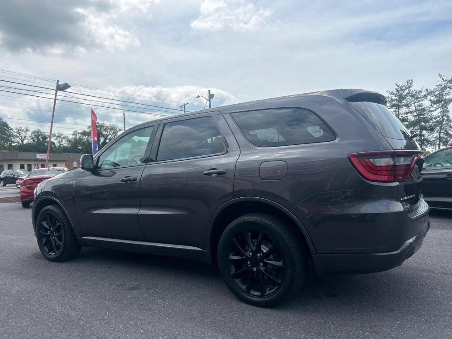 2017 GRAY DODGE DURANGO GT (1C4RDJDG0HC) with an 3.6L engine, Automatic transmission, located at 2514 Williamson Rd NE, Roanoke, VA, 24012, (540) 265-7770, 37.294636, -79.936249 - NO CREDIT CHECK FINANCING WITH ONLY $2700 DOWN PAYMENT!!!! Check out our website www.needausedvehicle.com for our No Credit Check/ In House Financing options!! No Credit Check Available!!! In House Financing Available!!! All Clean Title Vehicles (no Salvaged or flooded vehicles ever on our lot)! - Photo#1