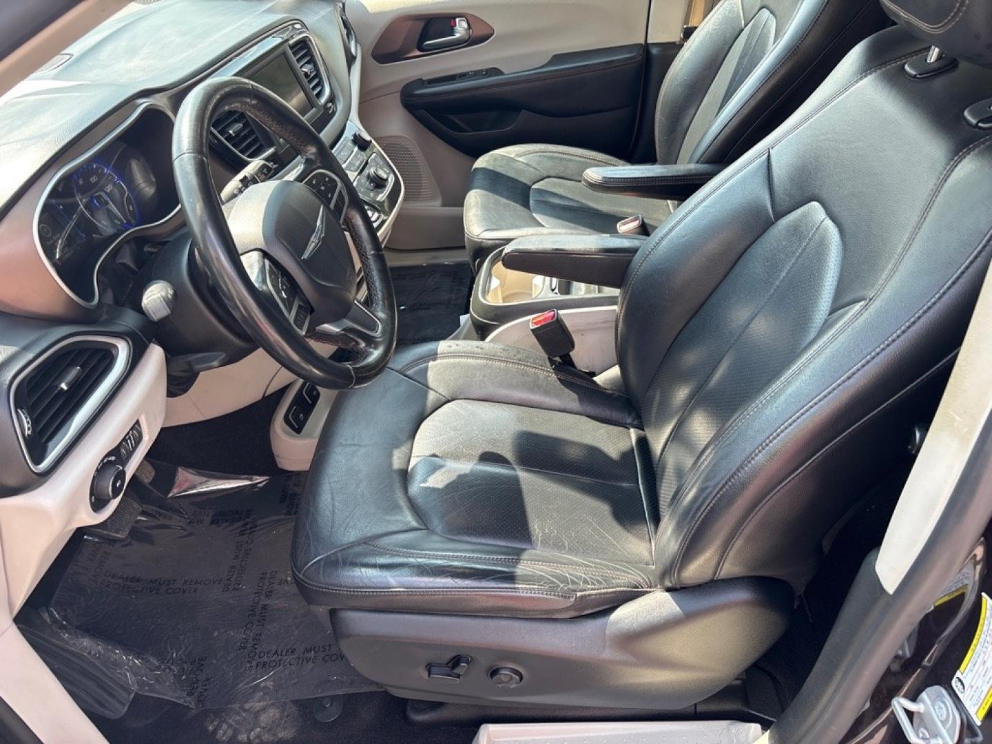 2019 BLACK CHRYSLER PACIFICA TOURING L (2C4RC1BG8KR) with an 3.6L engine, Automatic transmission, located at 2514 Williamson Rd NE, Roanoke, VA, 24012, (540) 265-7770, 37.294636, -79.936249 - NO CREDIT CHECK FINANCING WITH ONLY $2800 DOWN PAYMENT!!!! Check out our website www.needausedvehicle.com for our No Credit Check/ In House Financing options!! No Credit Check Available!!! In House Financing Available!!! All Clean Title Vehicles (no Salvaged or flooded vehicles ever on our lot)!- Photo#6