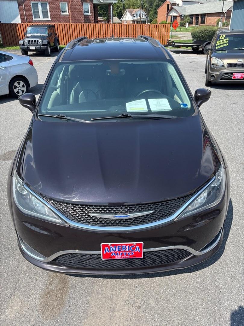 2019 BLACK CHRYSLER PACIFICA TOURING L (2C4RC1BG8KR) with an 3.6L engine, Automatic transmission, located at 2514 Williamson Rd NE, Roanoke, VA, 24012, (540) 265-7770, 37.294636, -79.936249 - NO CREDIT CHECK FINANCING WITH ONLY $2800 DOWN PAYMENT!!!! Check out our website www.needausedvehicle.com for our No Credit Check/ In House Financing options!! No Credit Check Available!!! In House Financing Available!!! All Clean Title Vehicles (no Salvaged or flooded vehicles ever on our lot)!- Photo#10