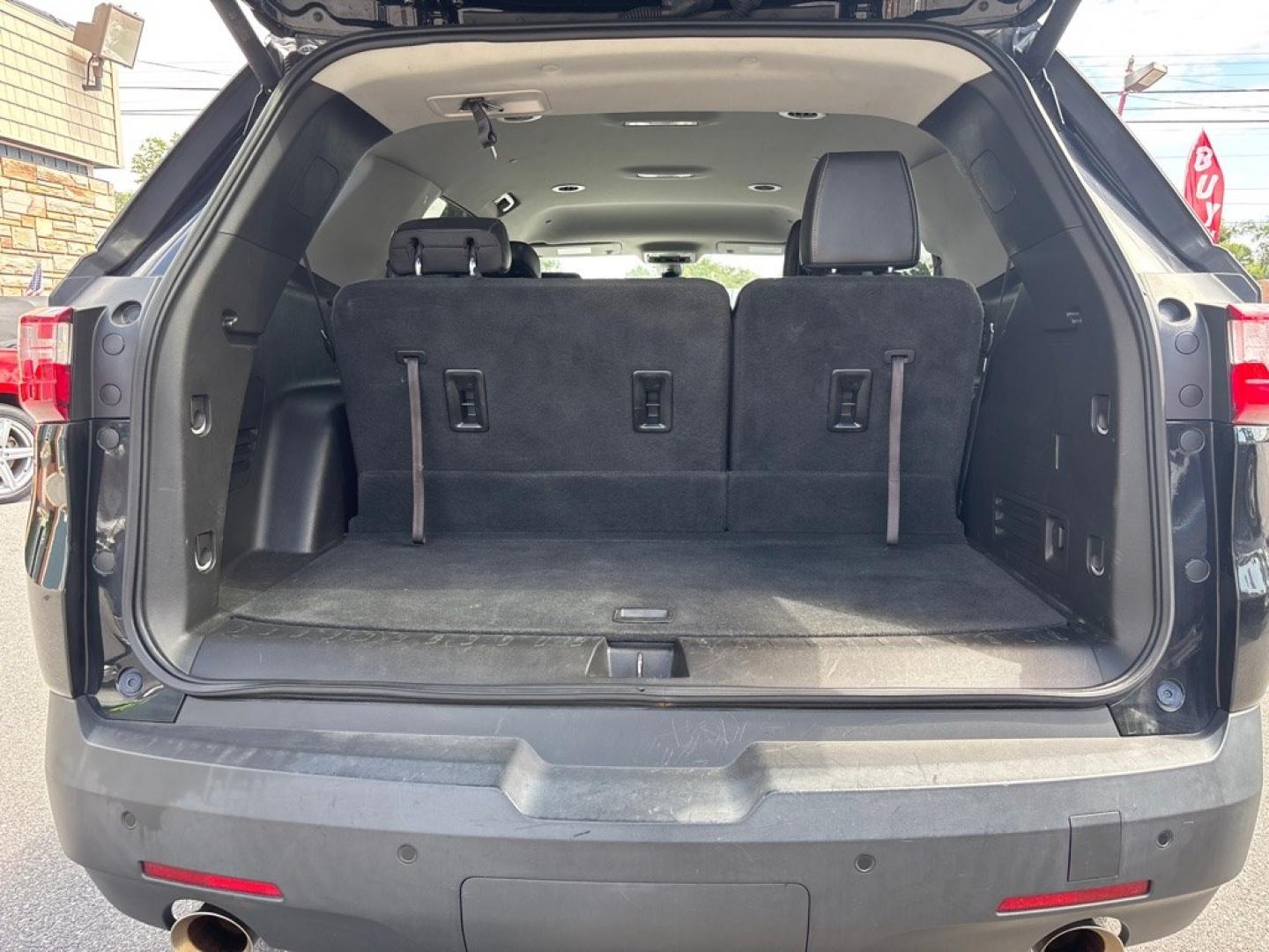 2018 BLACK CHEVROLET TRAVERSE LT (1GNEVHKW0JJ) with an 3.6L engine, Automatic transmission, located at 2514 Williamson Rd NE, Roanoke, VA, 24012, (540) 265-7770, 37.294636, -79.936249 - NO CREDIT CHECK FINANCING WITH ONLY $4500 DOWN PAYMENT!!!! Check out our website www.needausedvehicle.com for our No Credit Check/ In House Financing options!! No Credit Check Available!!! In House Financing Available!!! All Clean Title Vehicles (no Salvaged or flooded vehicles ever on our lot)!- Photo#2